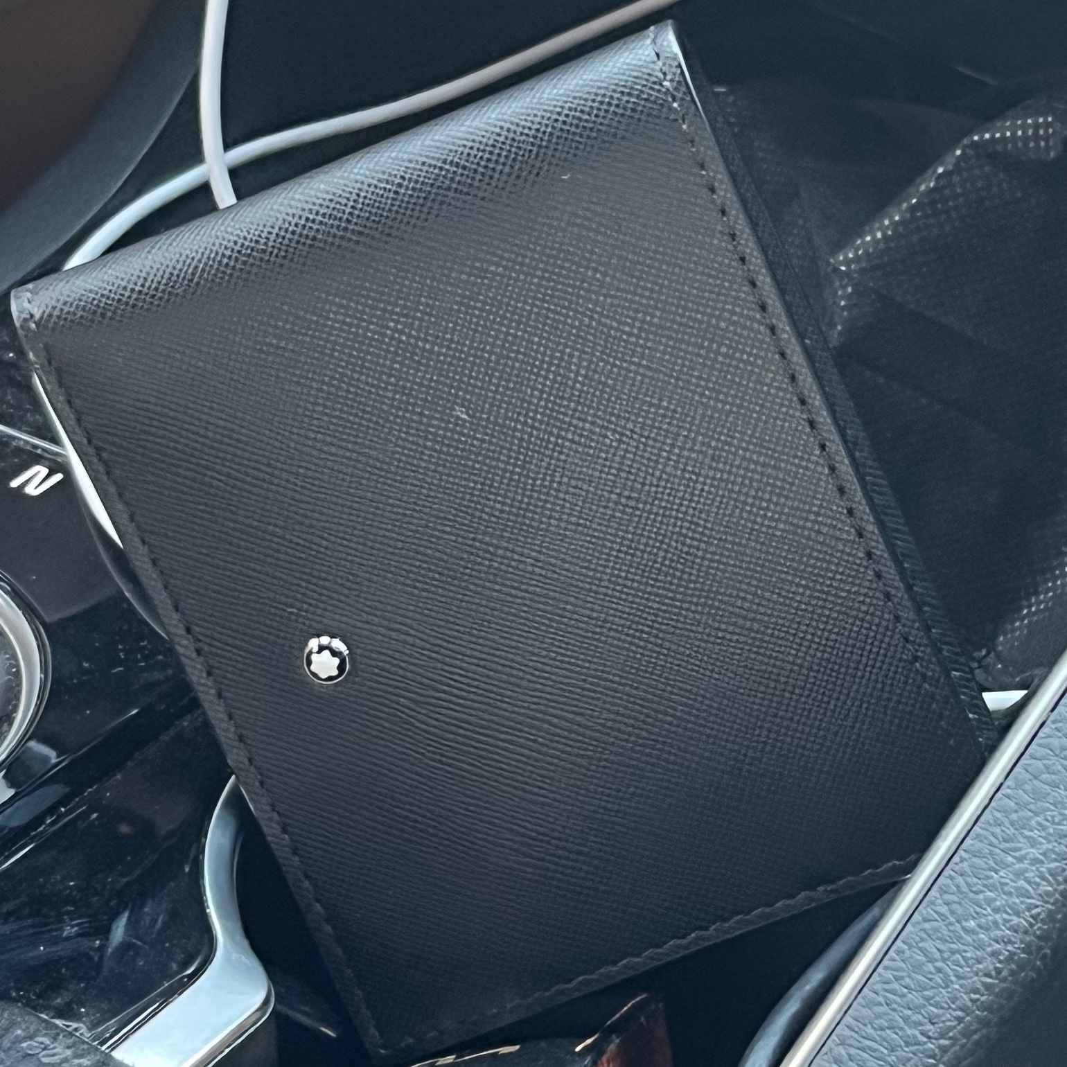 Montblanc Sartorial 6cc Wallet Black 착용 스타일