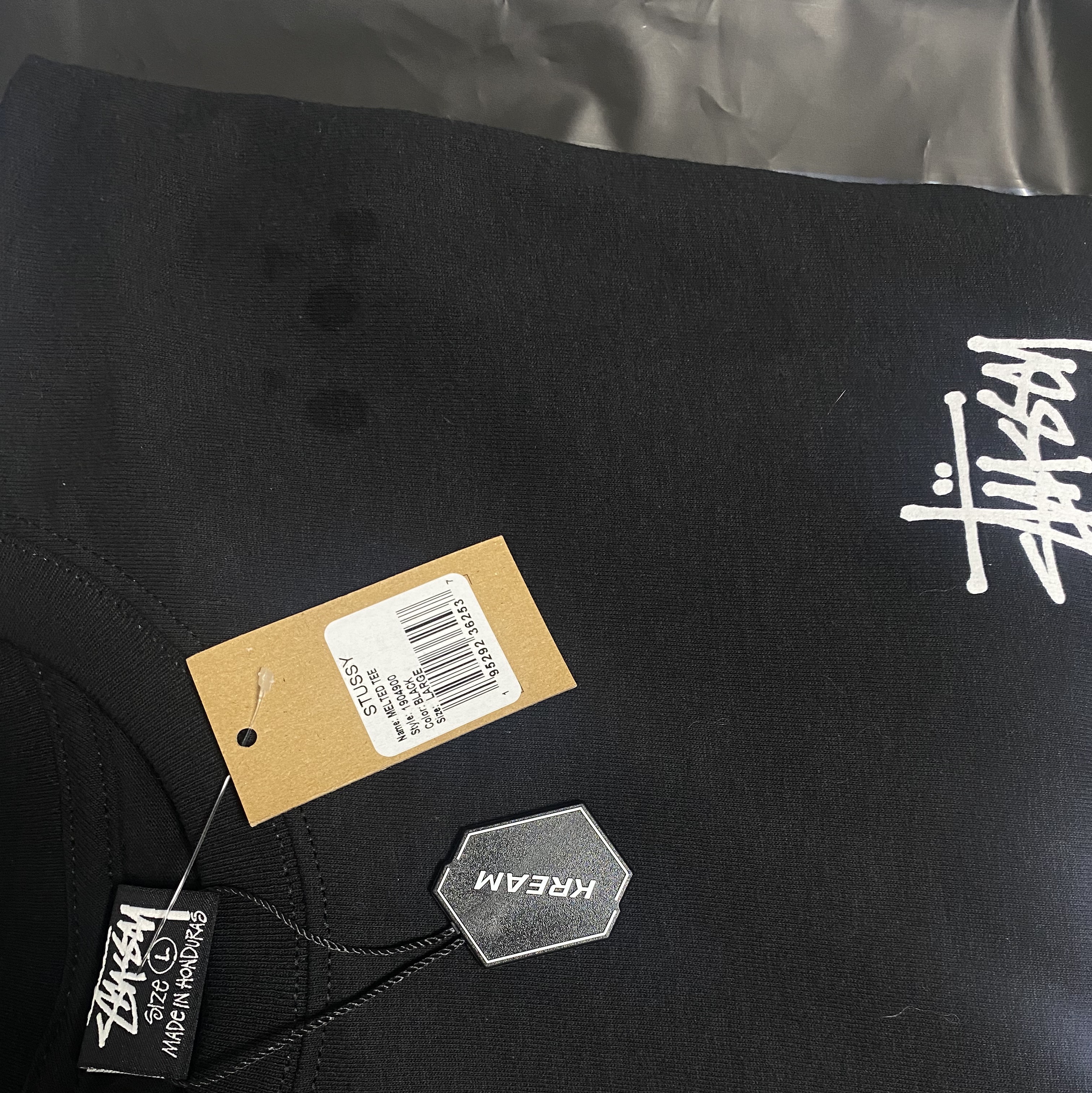 Stussy Melted T-Shirt Black 착용 스타일 - 2