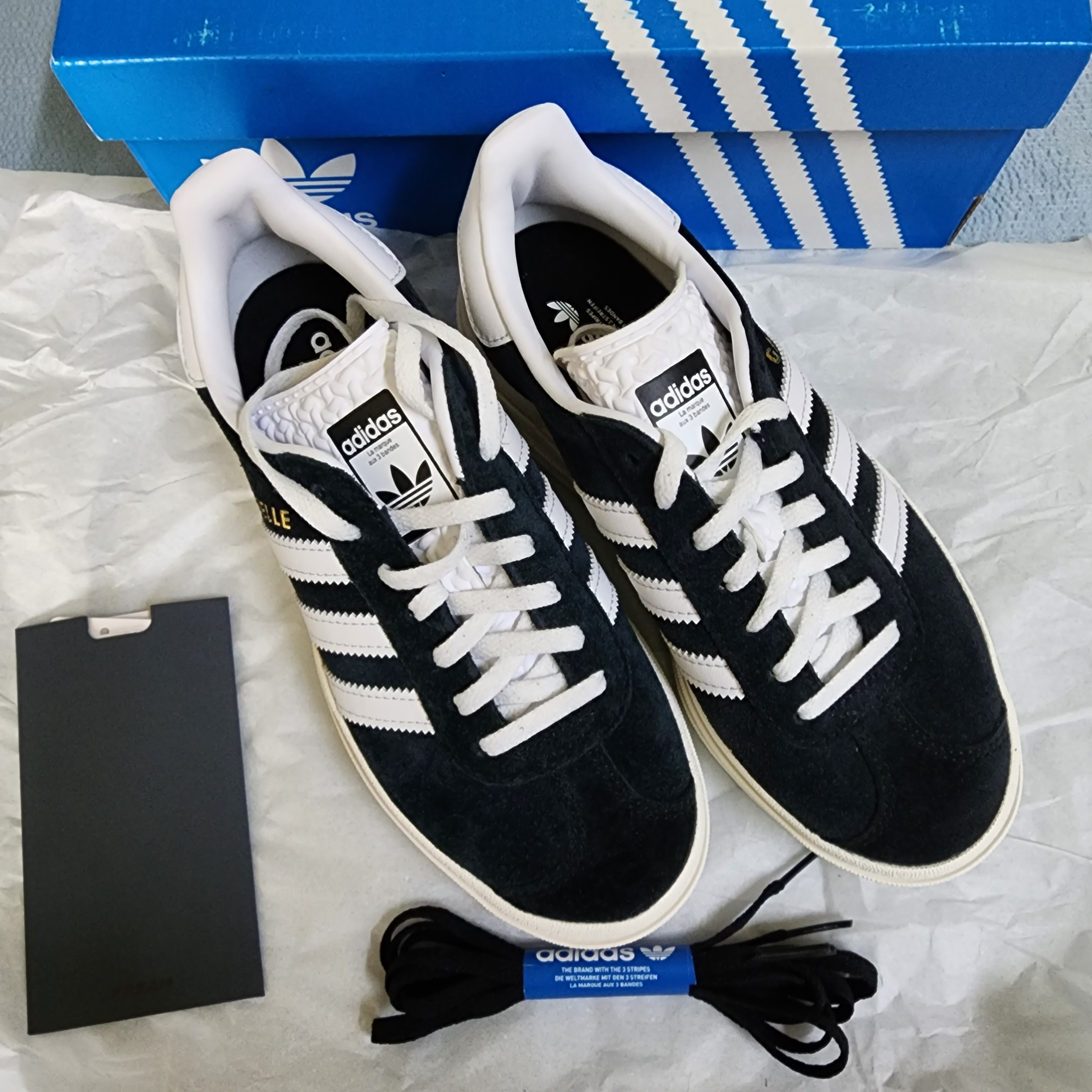 (W) Adidas Gazelle Bold Core Black Cloud White 착용 스타일 - 2