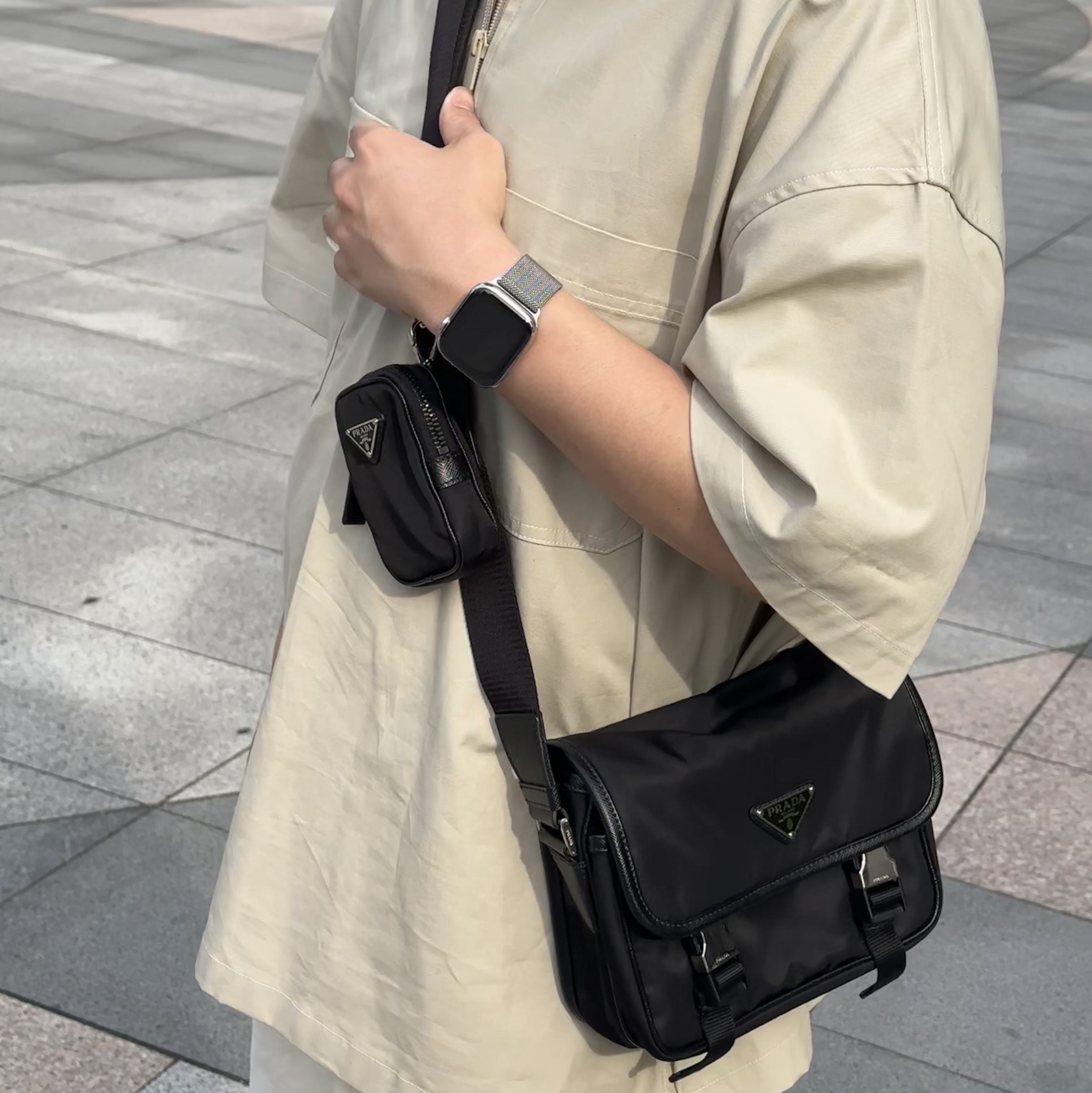 Prada Re-Nylon and Saffiano Leather Shoulder Bag Black 착용 스타일