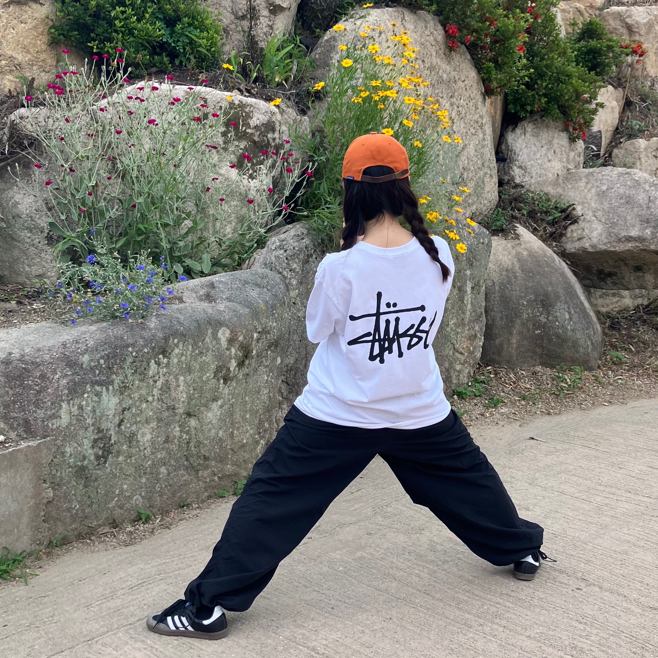 Stussy Basic Stussy T-Shirt White 2023 착용 스타일 - 1