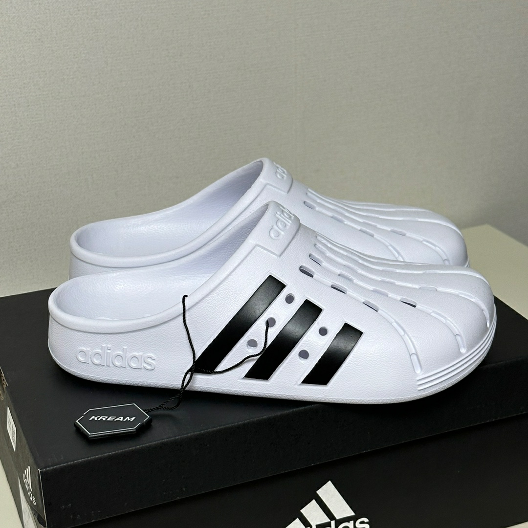 Adidas Adilette Clog White Black 착용 스타일
