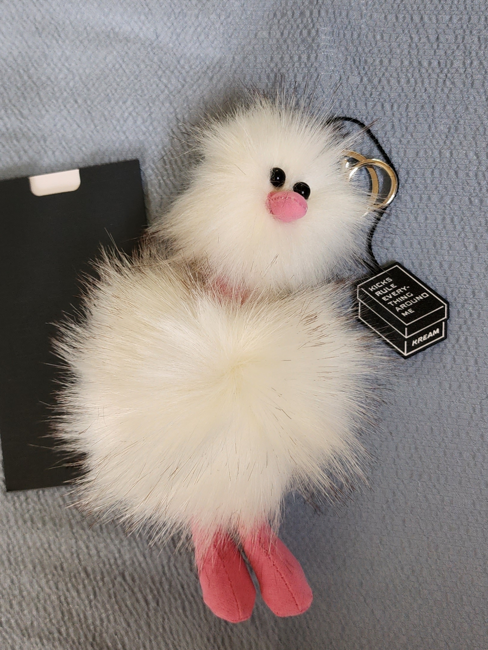Cosymosy Ugly Bird Keyring White, COS Quilted Mini Bag Pink 착용 스타일 - 1