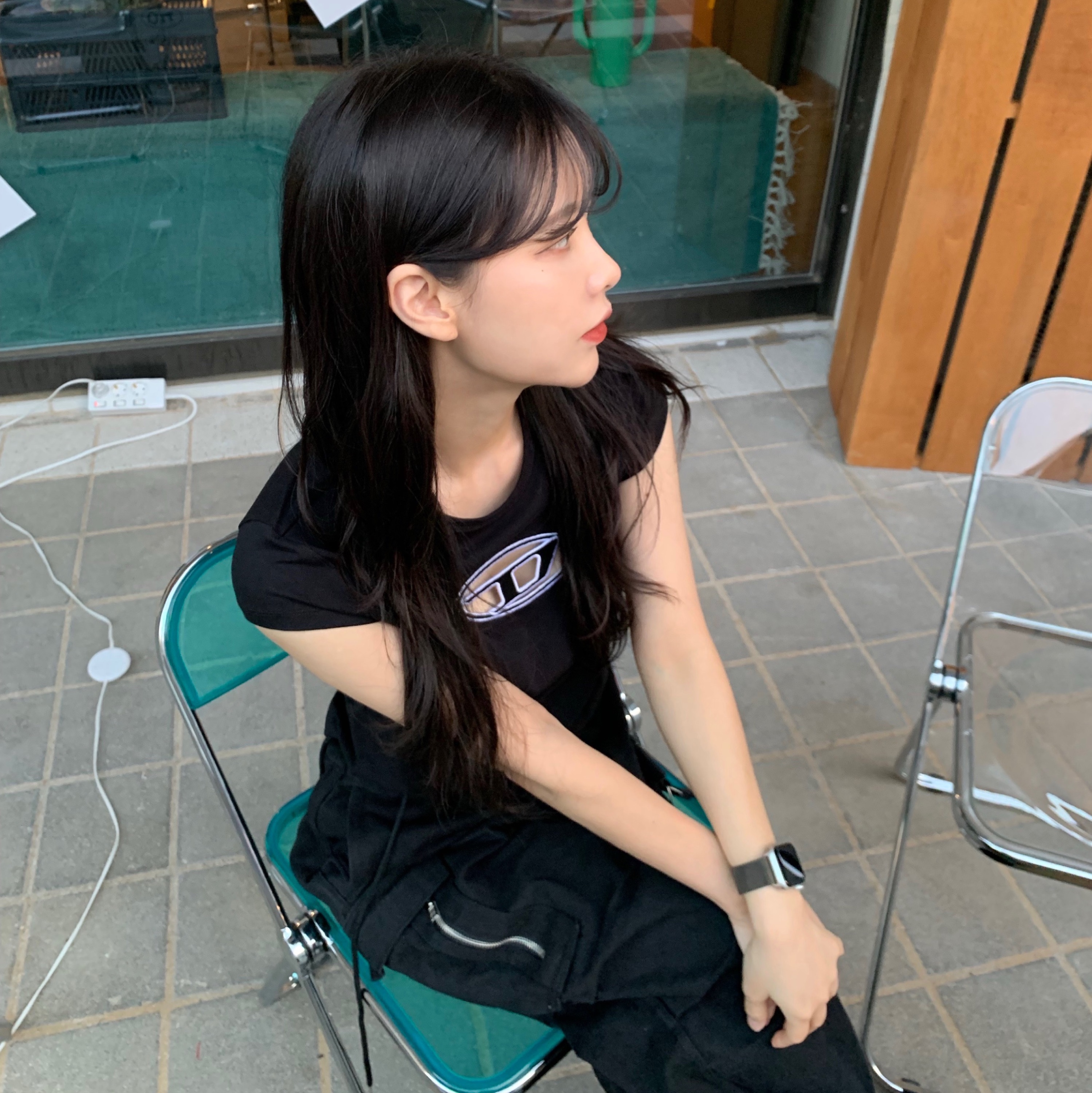 (W) Diesel T-Angie Peekaboo Logo T-Shirt Black 착용 스타일