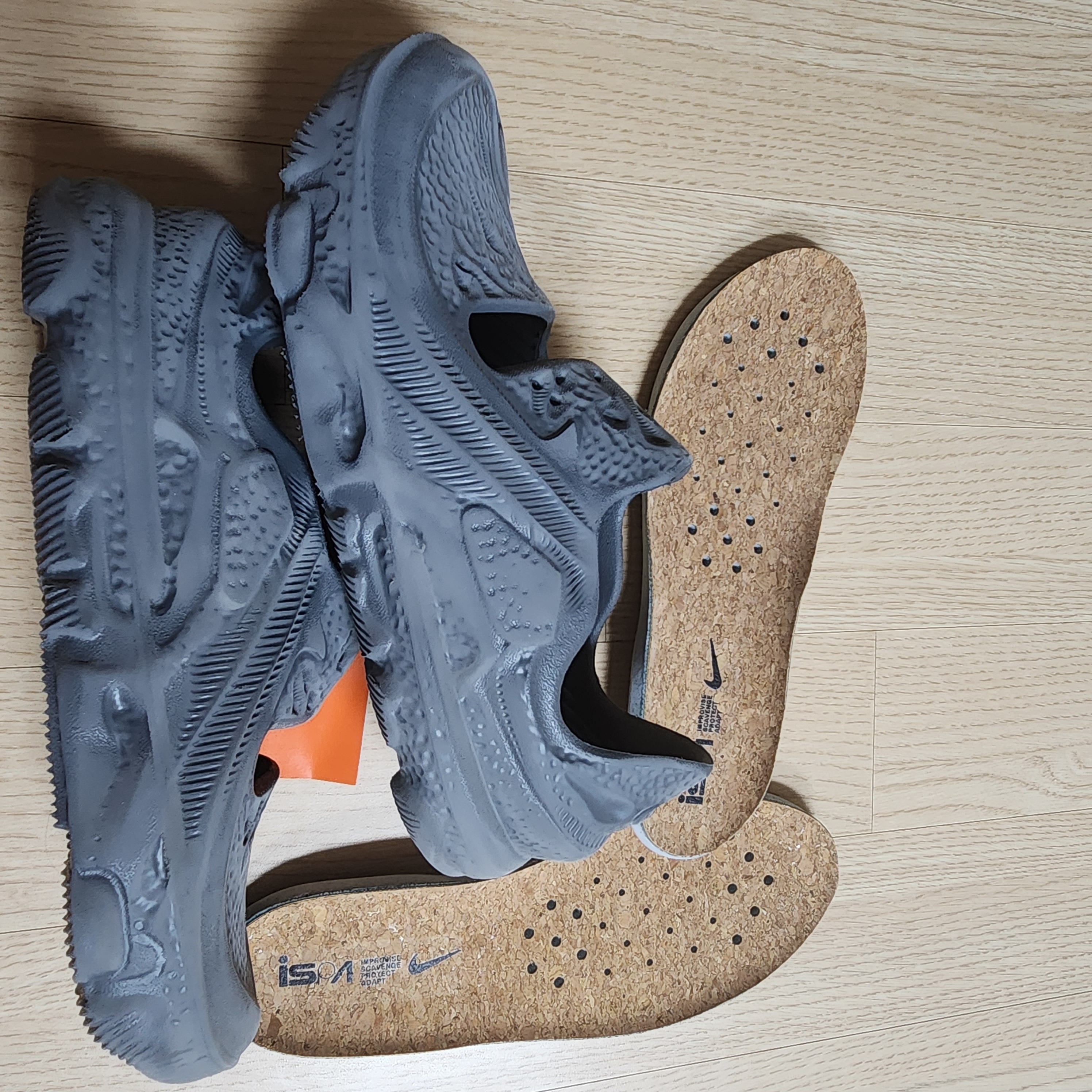 Nike ISPA Universal Smoke Grey 착용 스타일 - 1