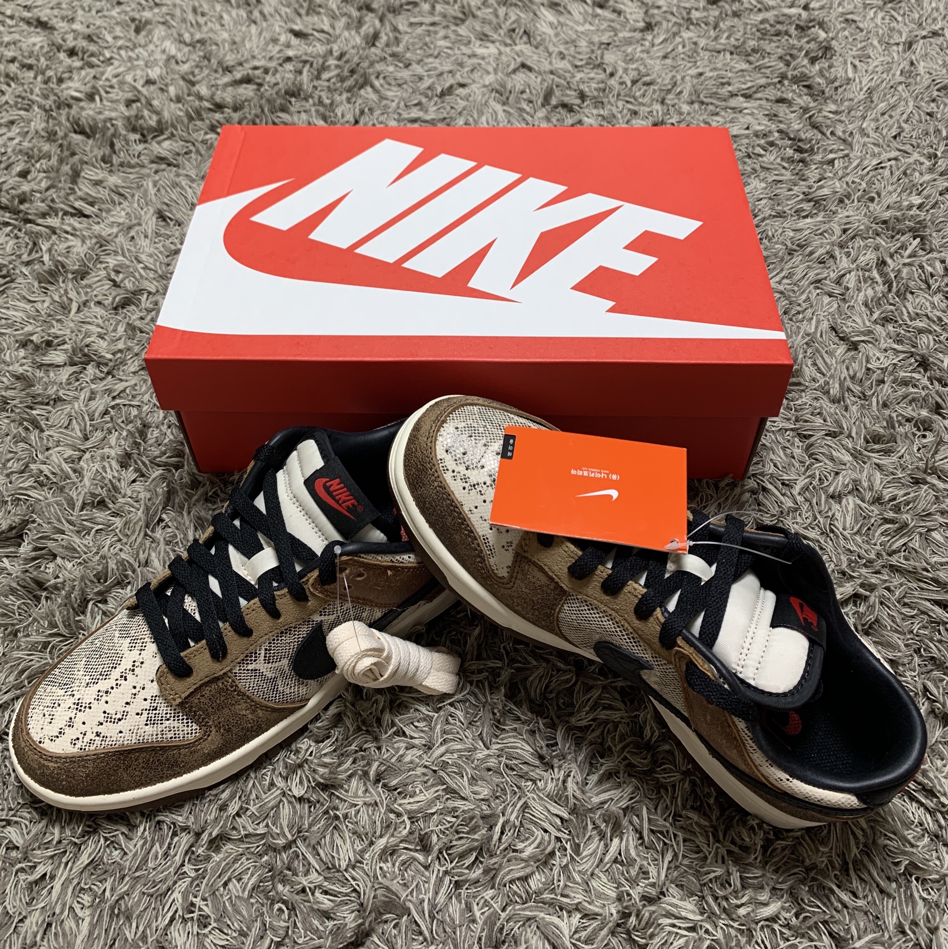 Nike Dunk Low PRM Head to Head 착용 스타일