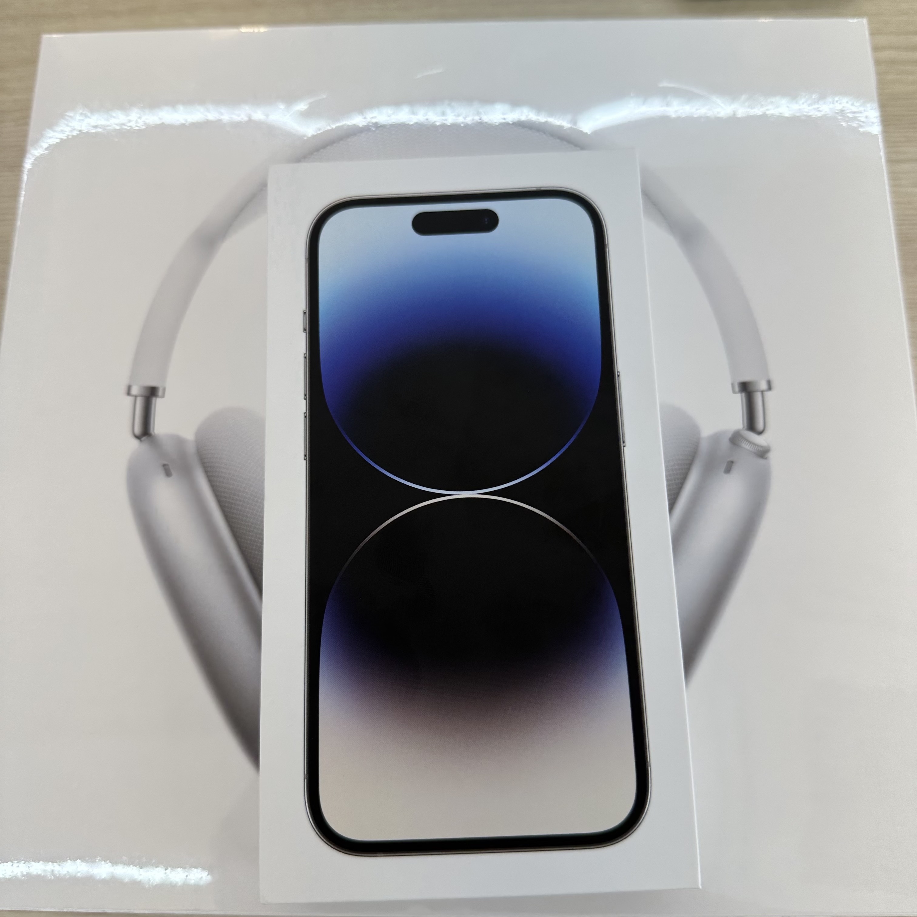 Apple AirPods Max Lightning Silver (Korean Ver.), Apple iPhone 14 Pro 256GB Silver (Korean Ver.) 착용 스타일