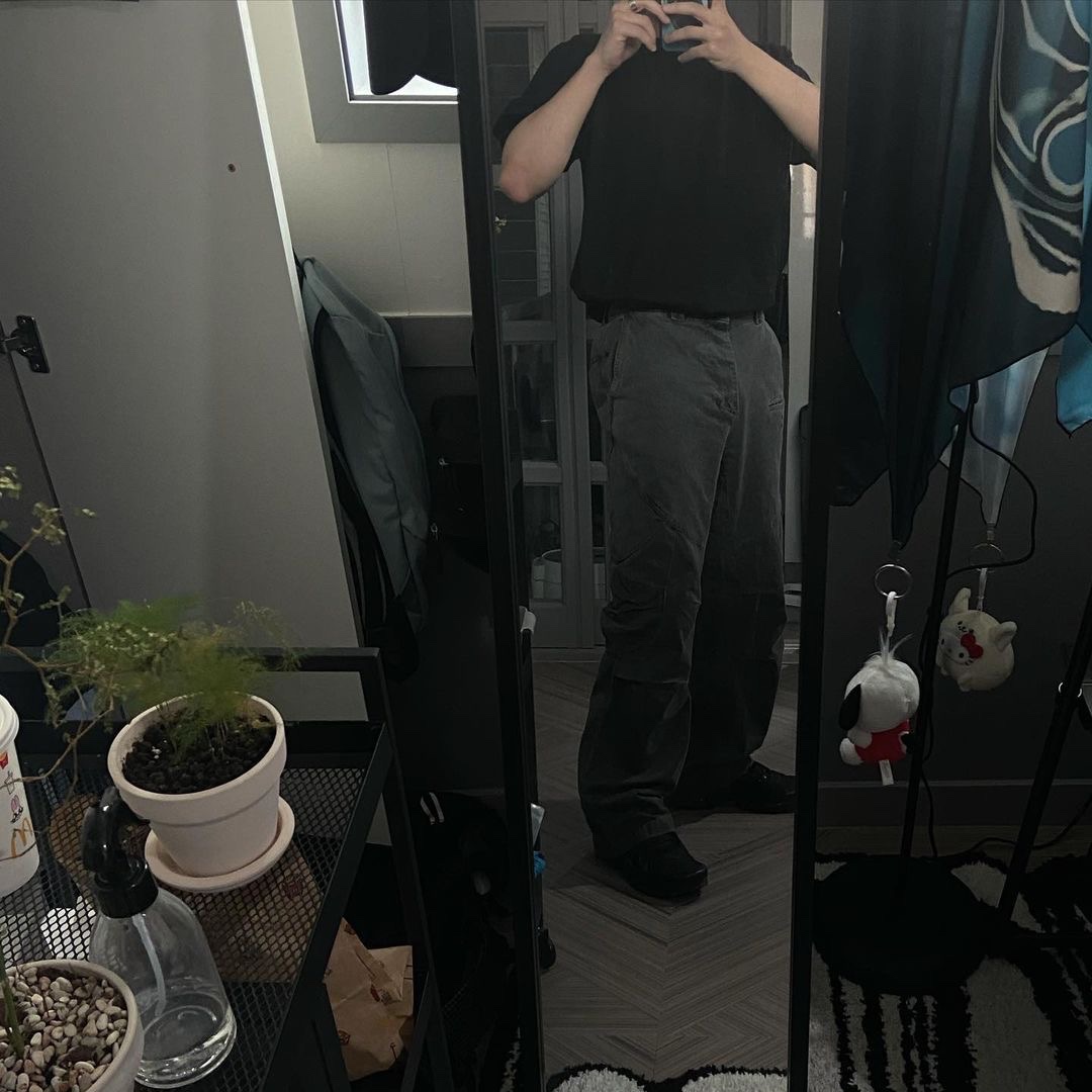 Ignota Core:5 Washed Cargo Pants Charcoal, Ignota Core:5 Washed Cargo Pants Sand 착용 스타일