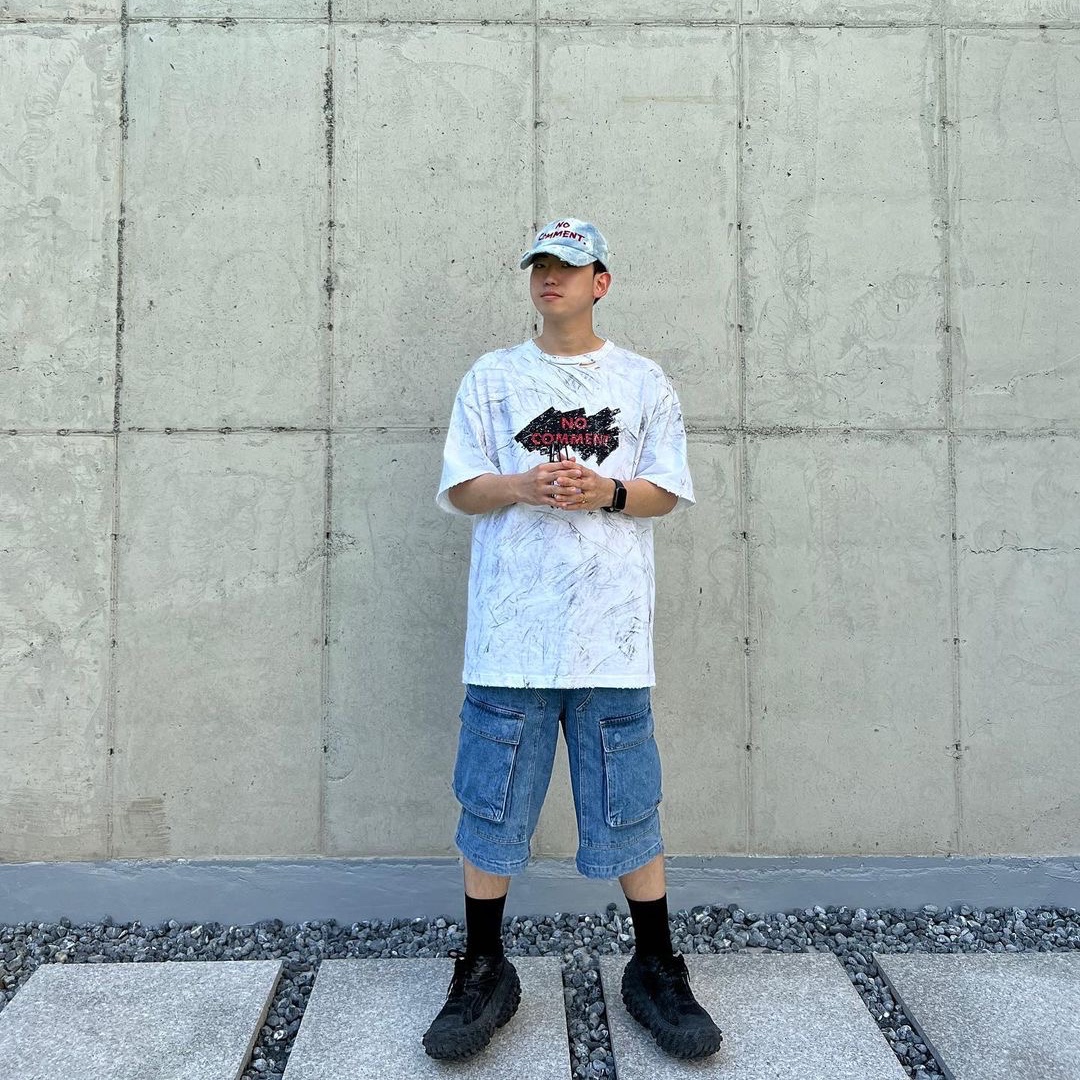 Nos Couleurs No Comment Cap Denim, Nos Couleurs No Comment T-Shirt White 착용 스타일