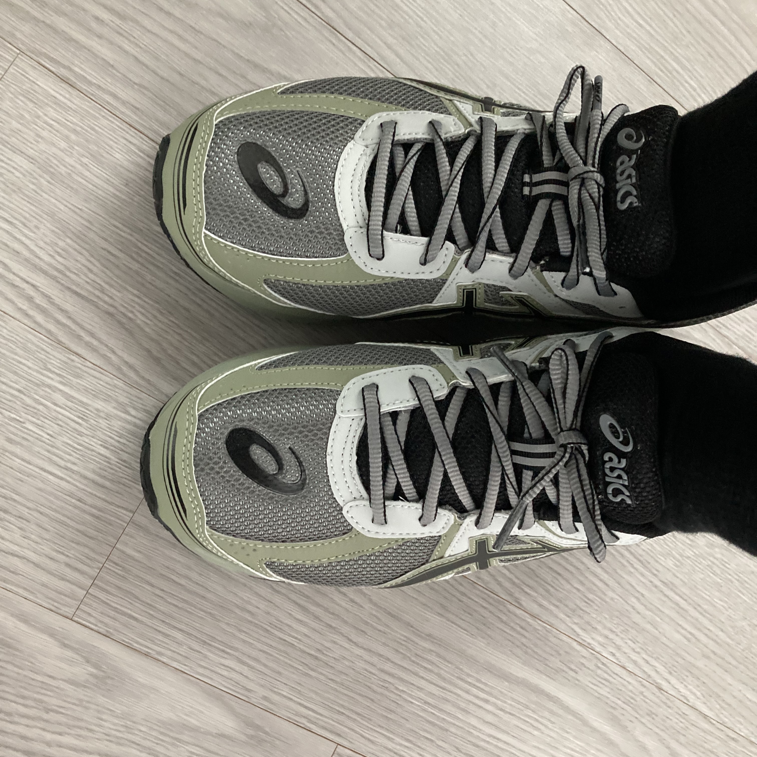 Asics Jog 100 S Sheet Rock - 2E Wide 착용 스타일