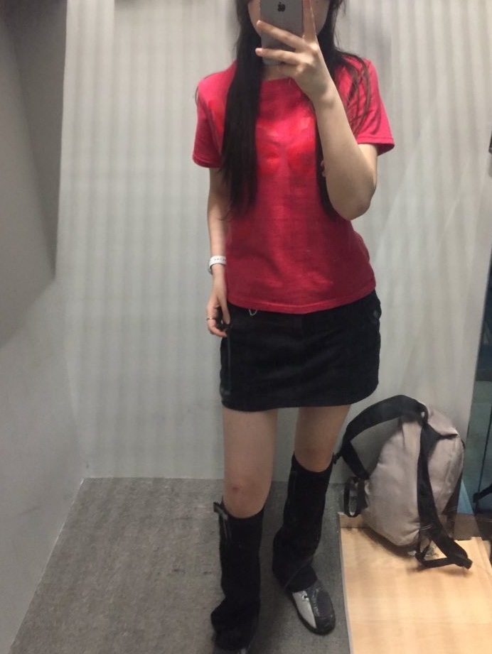 Safarispot Women 1/2 Safarispots Magazine Tee White, [KREAM 단독] Safarispot 1/2 Basic Safari T-Shirt Red 착용 스타일 - 2