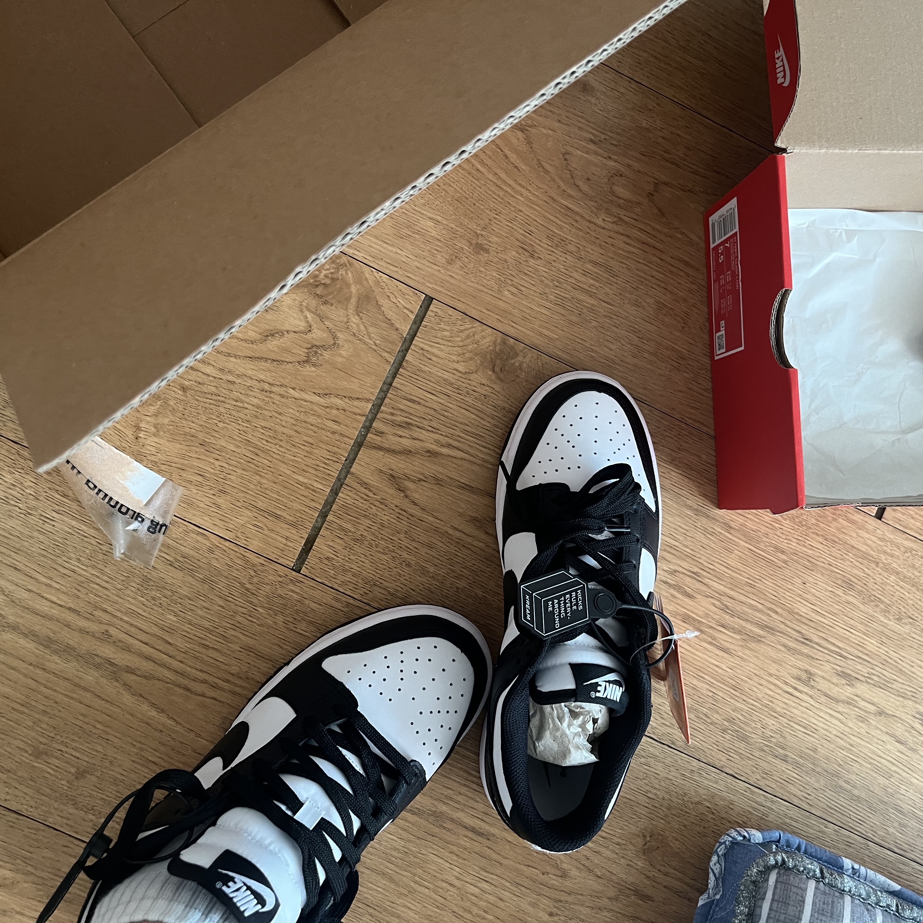 (W) Nike Dunk Low Black 착용 스타일 - 1