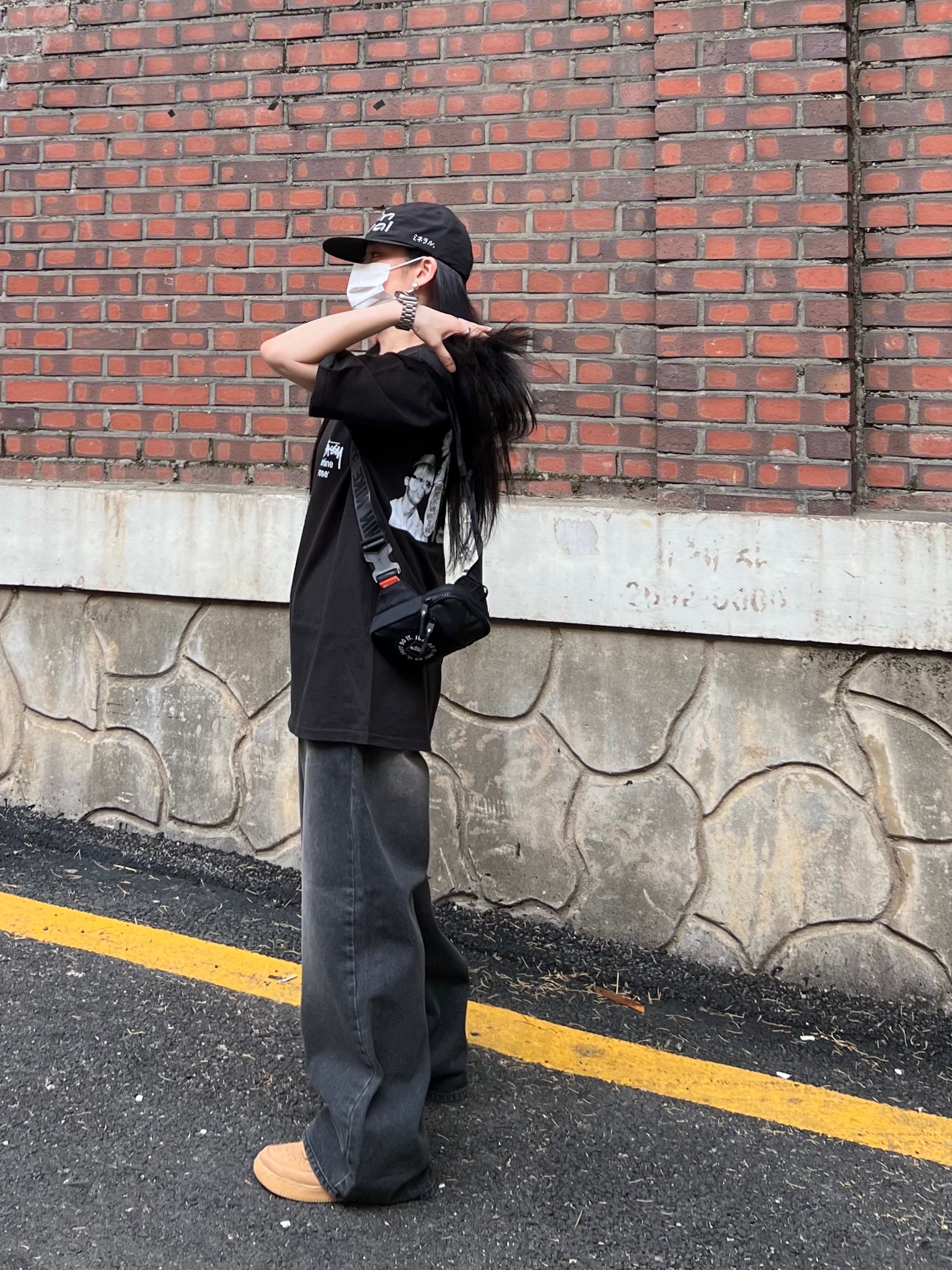 Stussy x Martine Rose Collage Pigment Dyed T-Shirt Black, Nike Air Force 1 '07 WB Flax 착용 스타일 - 2