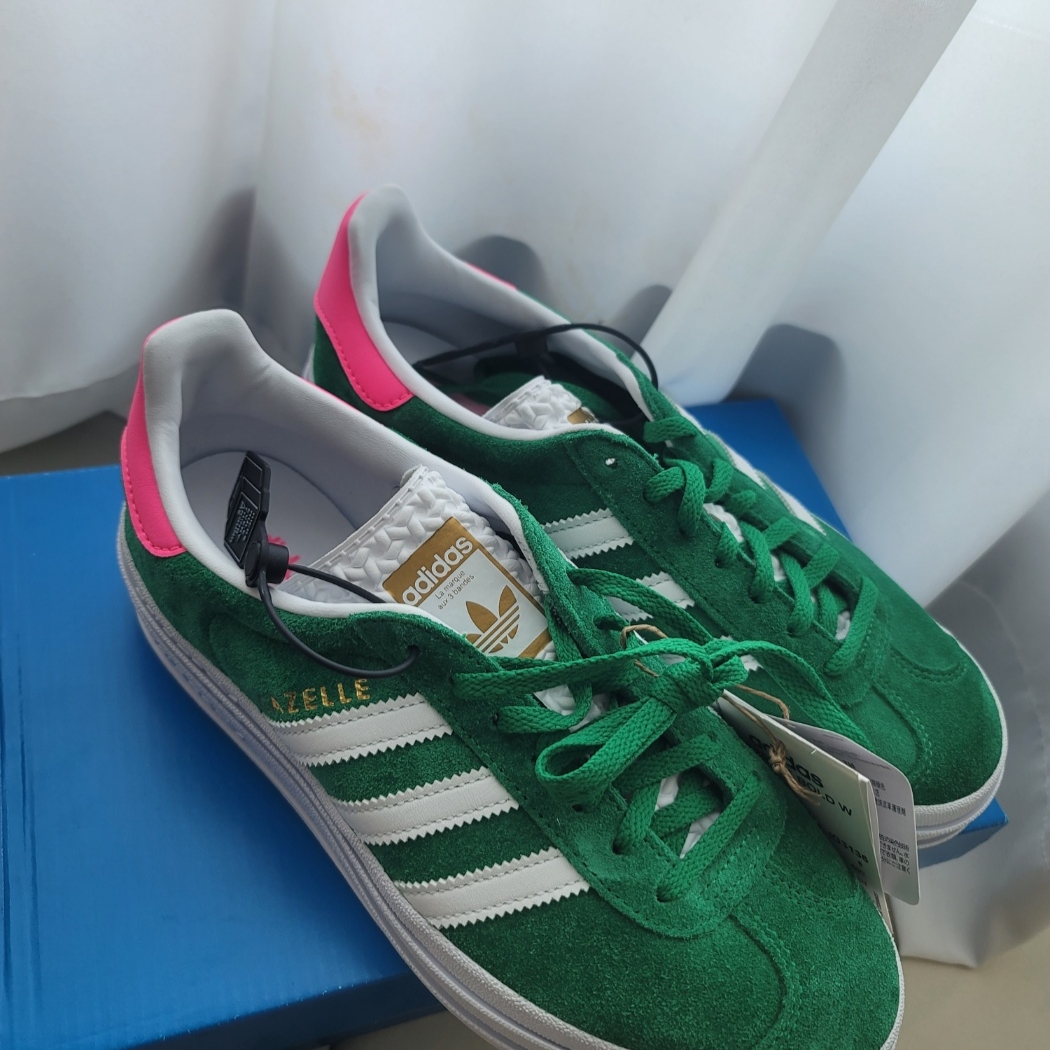 (W) Adidas Gazelle Bold Green Cloud White 착용 스타일 - 1