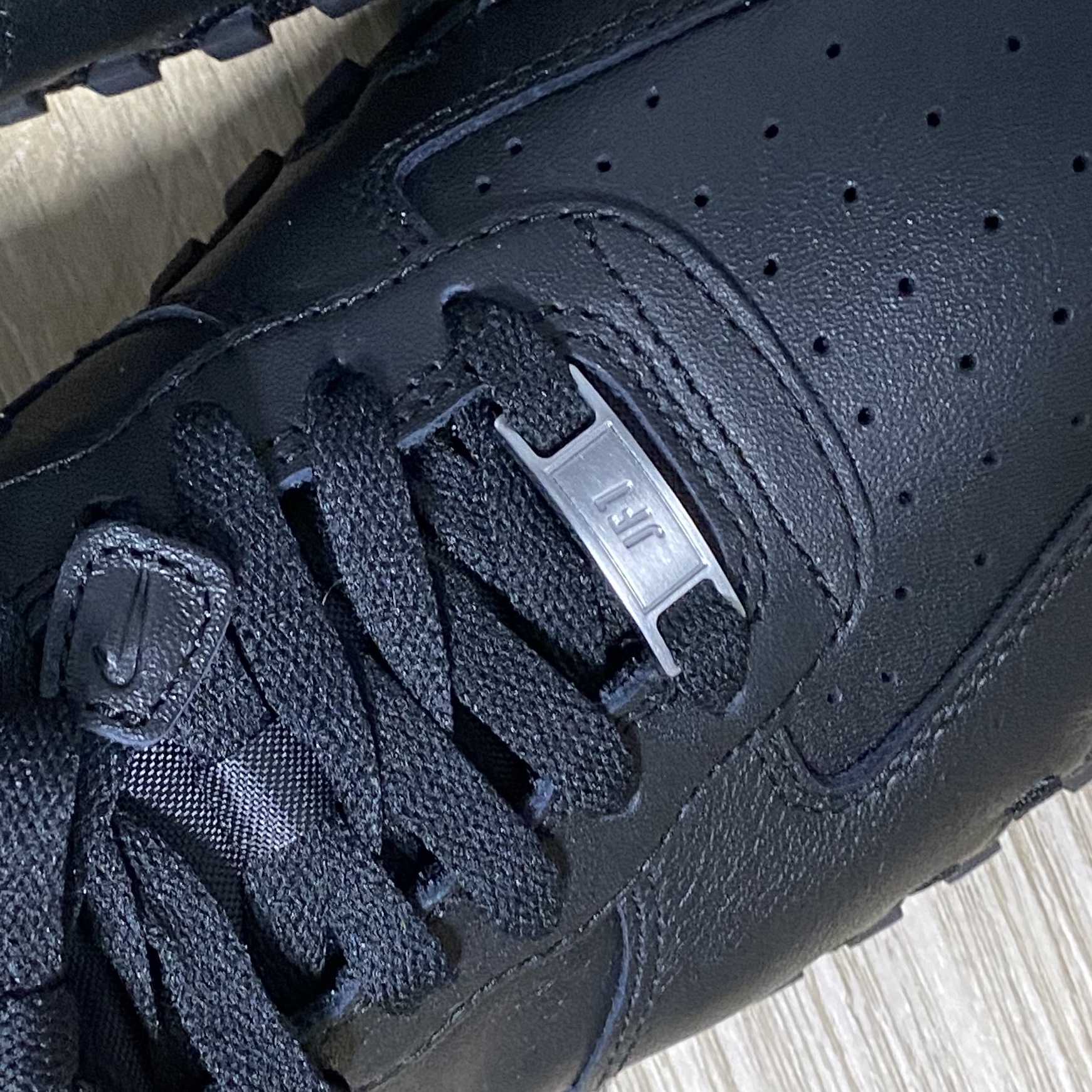 Nike x Jacquemus J Force 1 Low LX SP Black 착용 스타일 - 3