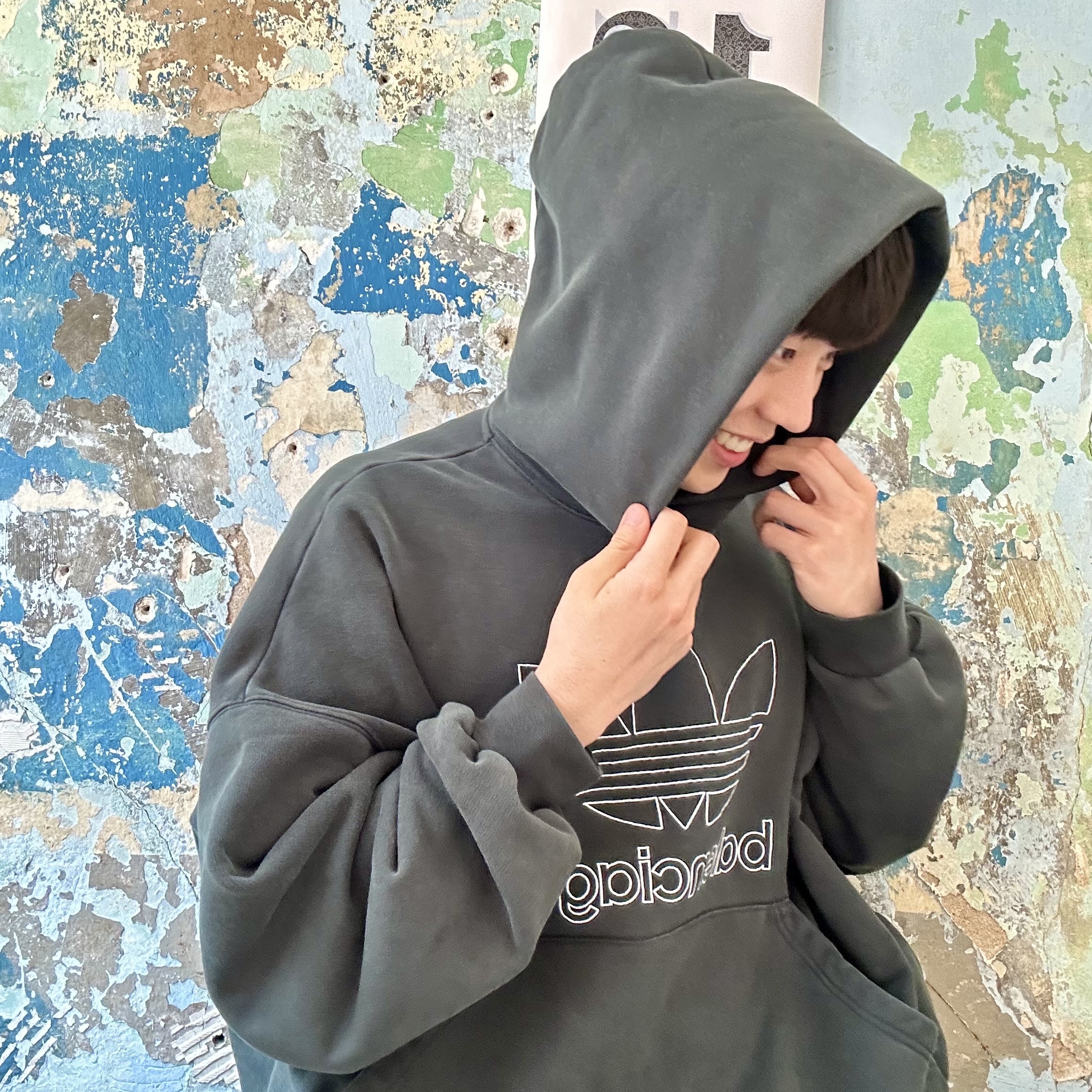 Balenciaga x Adidas Heavyweight Fleece Oversized Hoodie Green 착용 스타일