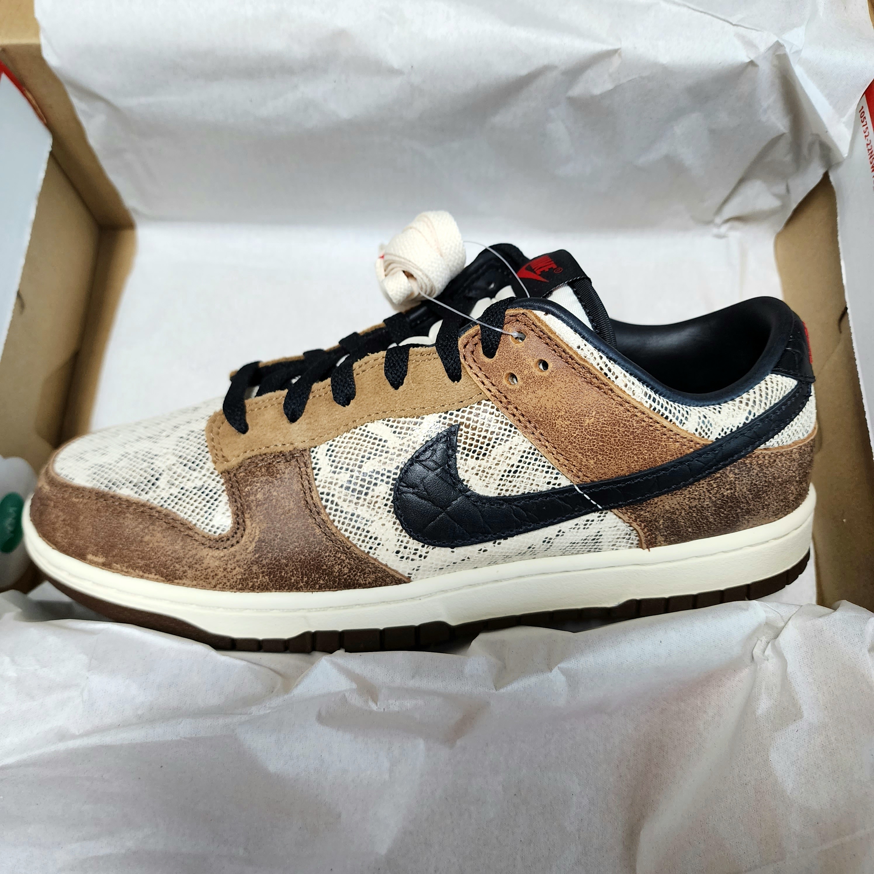 Nike Dunk Low PRM Head to Head 착용 스타일