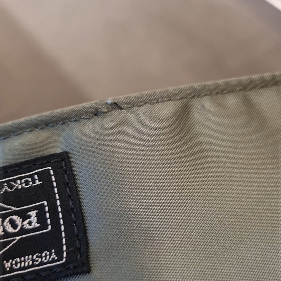 Porter Tanker Shoulder Bag S Sage Green 착용 스타일