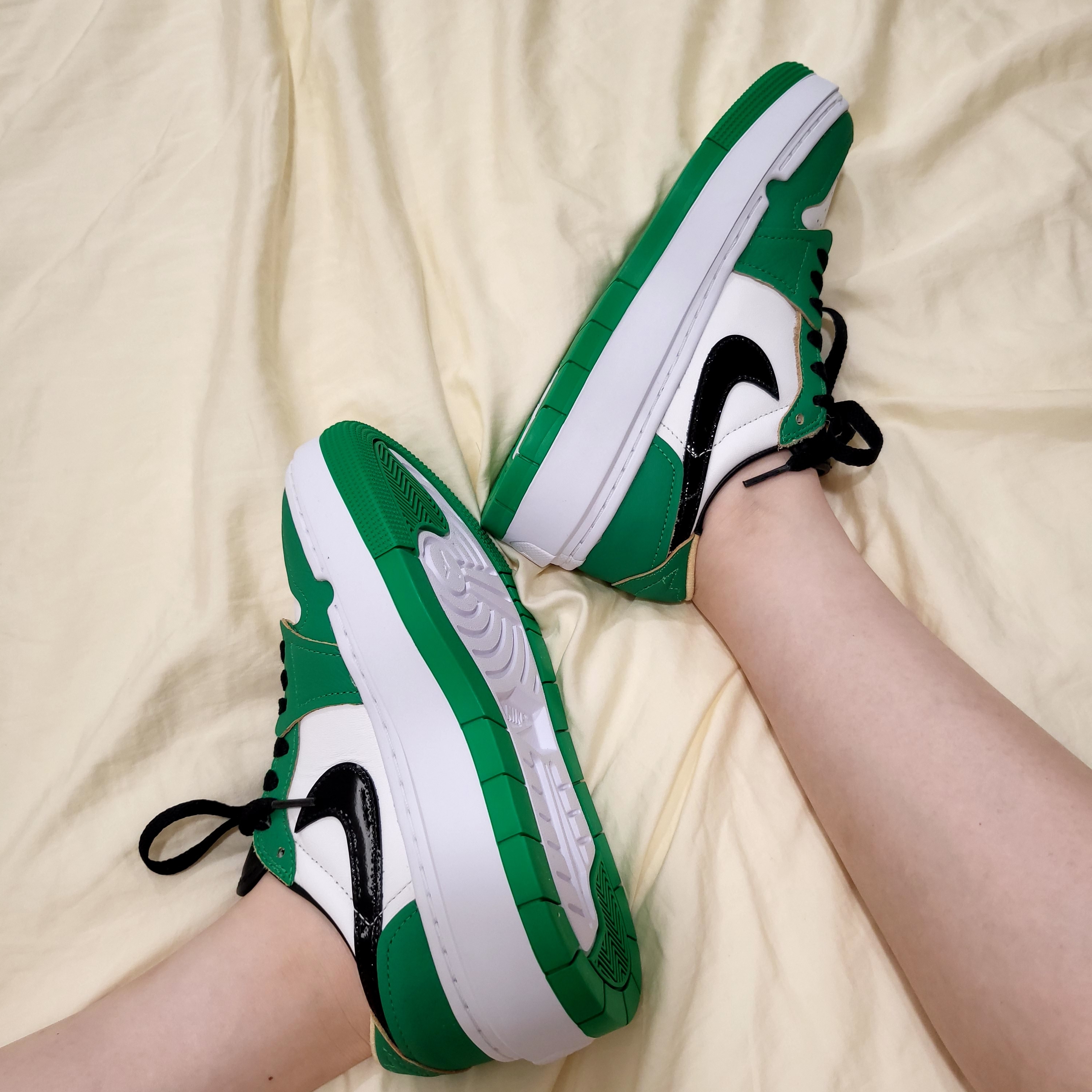 (W) Jordan 1 Elevate Low SE Lucky Green 착용 스타일 - 1