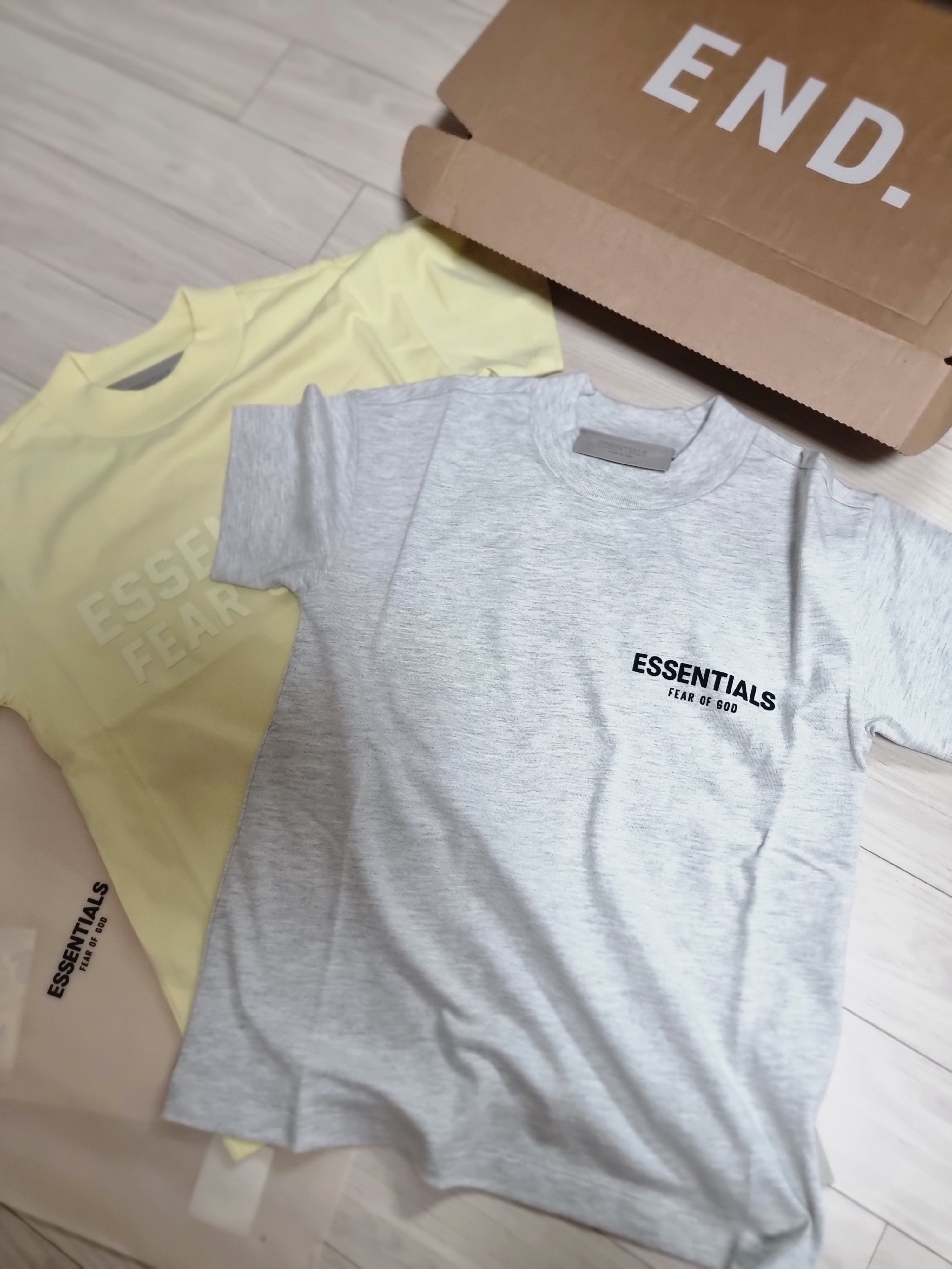 (Kids) Essentials The Core Collection T-Shirt Light Oatmeal, (Kids) Essentials T-Shirt Canary - 22FW 착용 스타일
