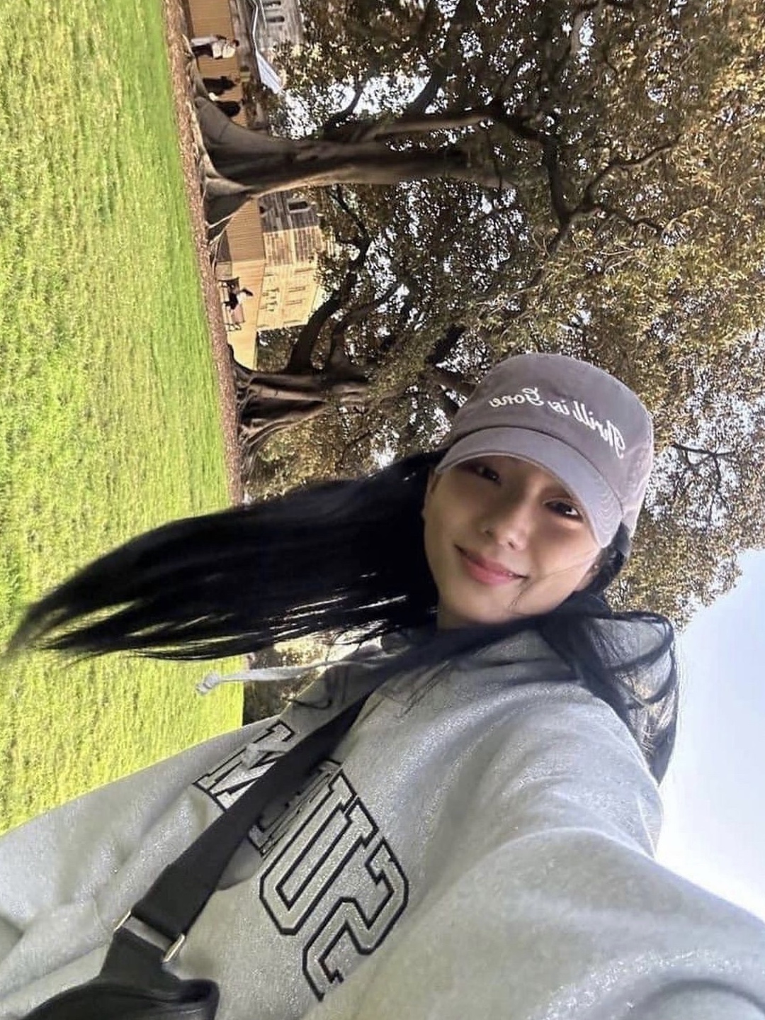 Supreme Glitter Arc Hooded Sweatshirt Heather Grey - 23SS 착용 스타일