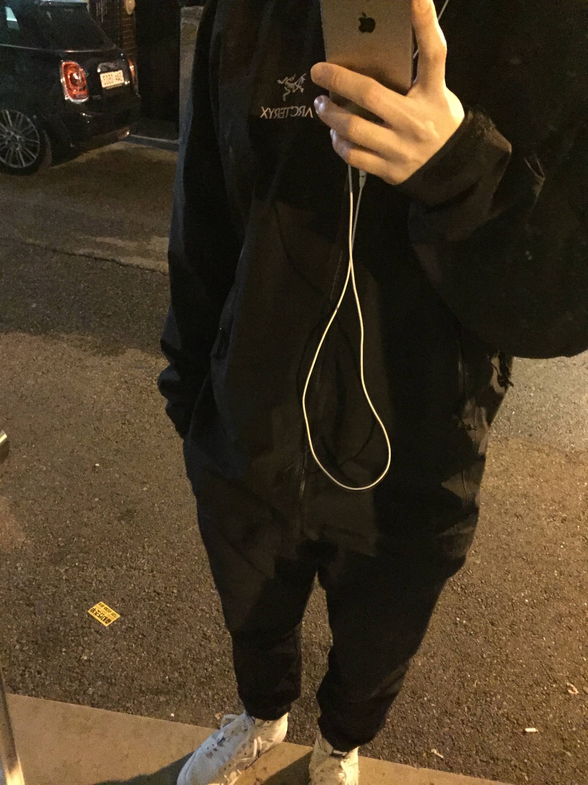 Arc'teryx Beta Jacket Black, Nike x Soulland SB Dunk High FRI.day Part 02 착용 스타일