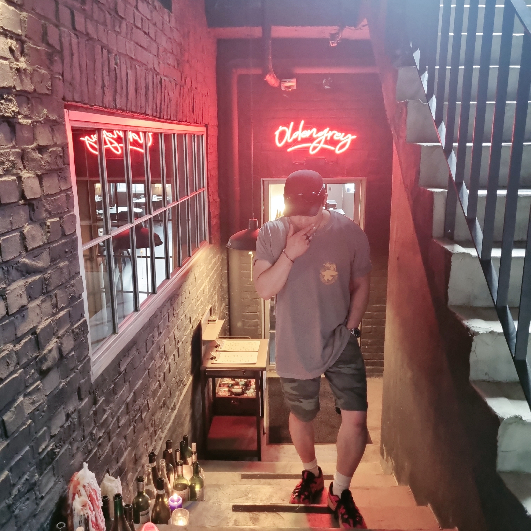 Stussy Beach Roots T-Shirt Grey, Asics x Andersson Bell Gel-Sonoma 15-50 Bright Rose Evergreen 착용 스타일