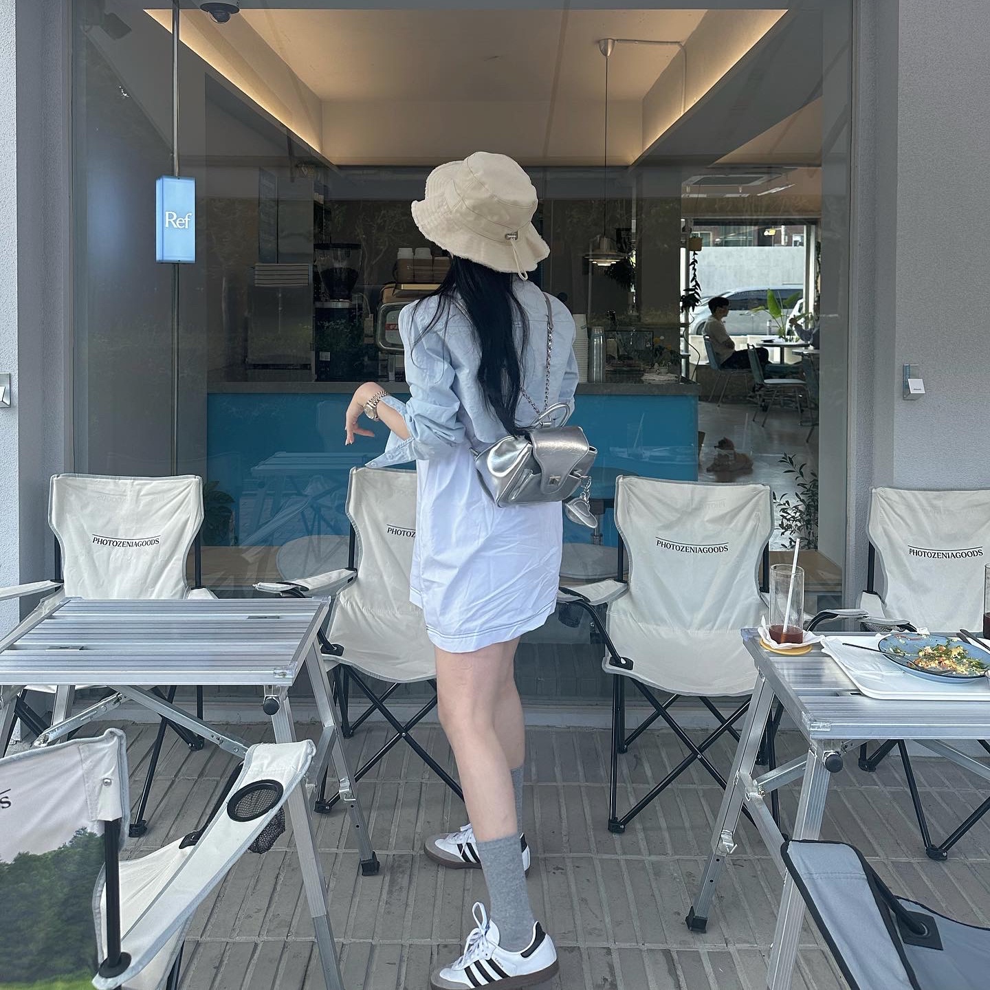 Jacquemus Le Bob Artichaut Bucket Hat Off White 착용 스타일 - 2