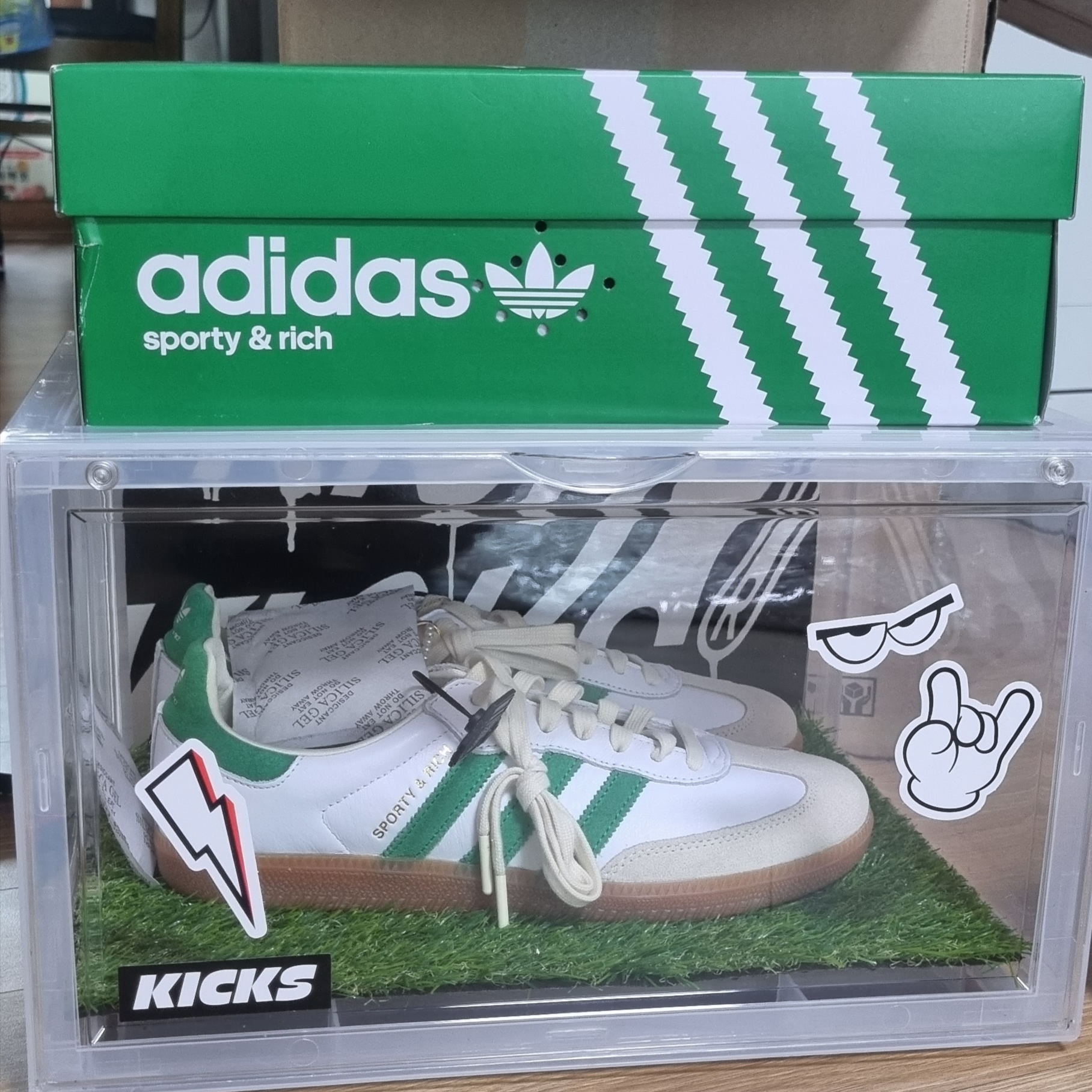 Adidas x Sporty & Rich Samba OG Cloud White Green 착용 스타일