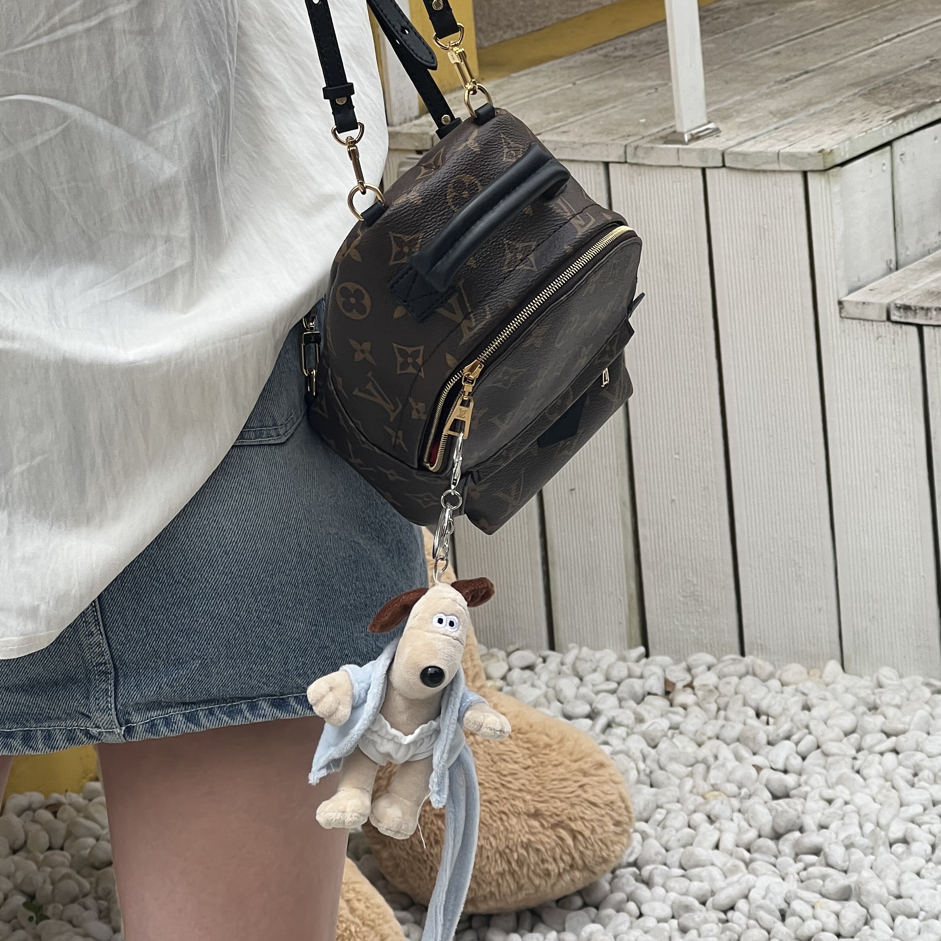 Louis Vuitton Palm Springs Mini Backpack Monogram 착용 스타일
