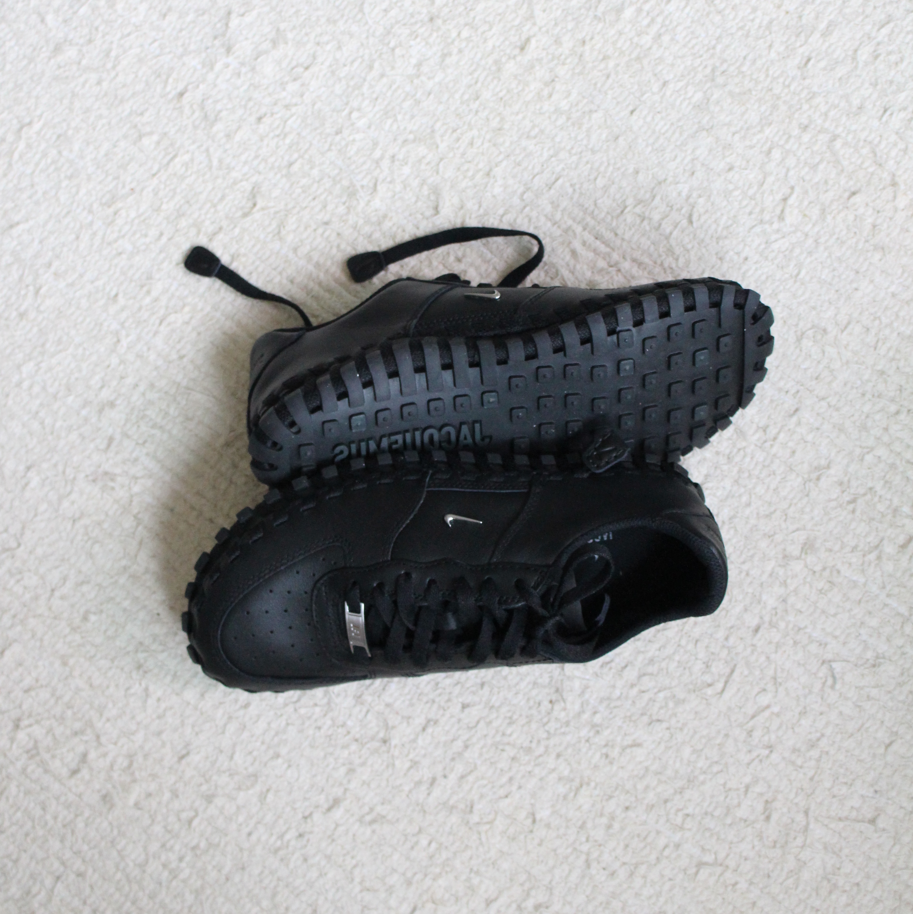 Nike x Jacquemus J Force 1 Low LX SP Black 착용 스타일 - 1