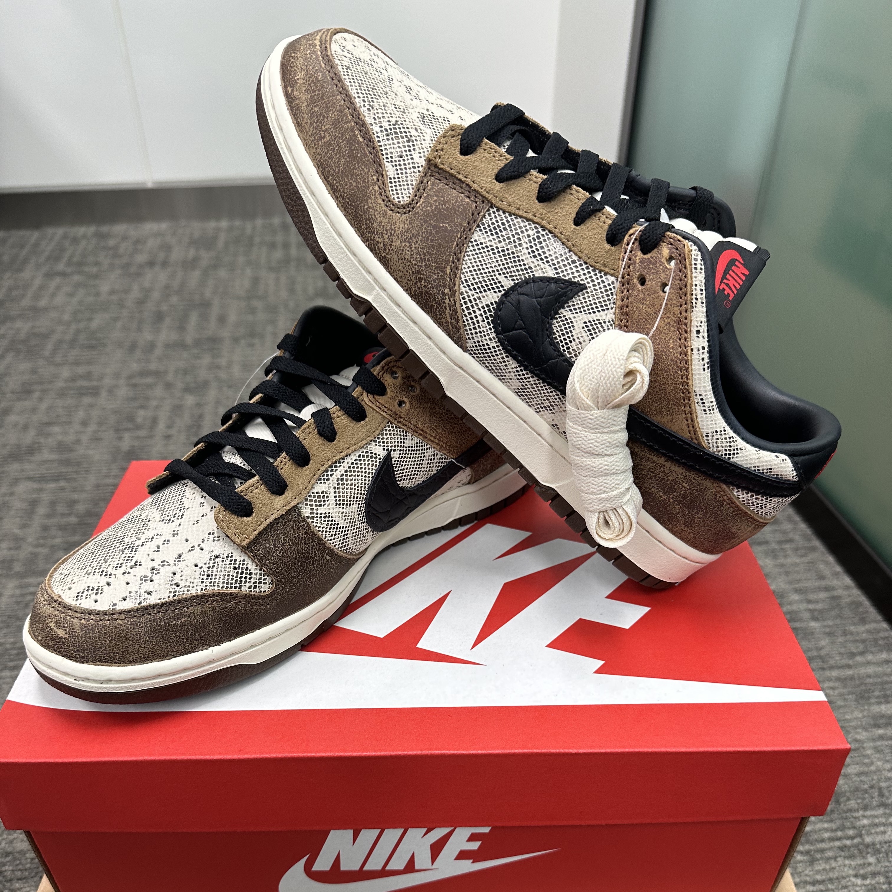 Nike Dunk Low PRM Head to Head 착용 스타일 - 1