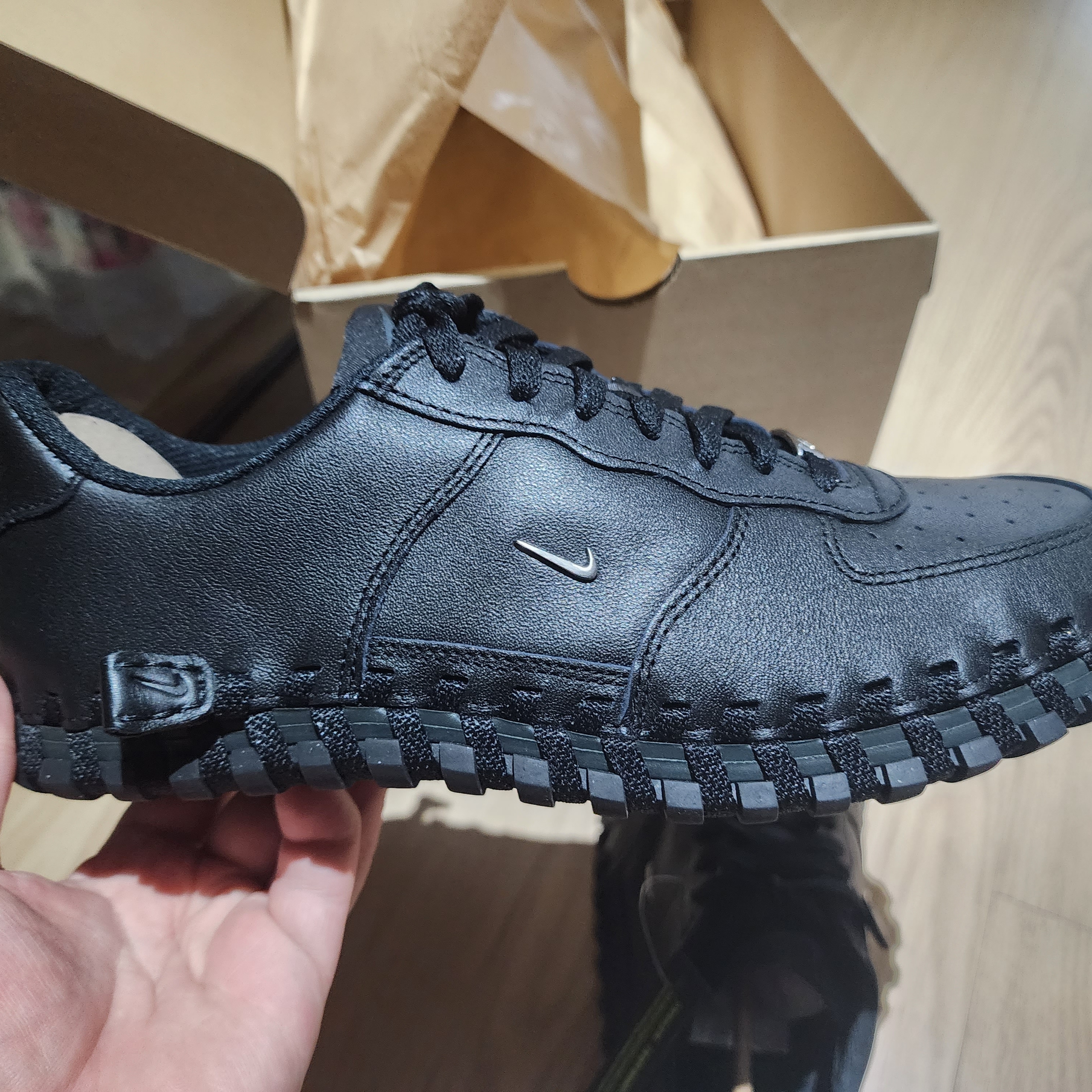 Nike x Jacquemus J Force 1 Low LX SP Black 착용 스타일 - 1