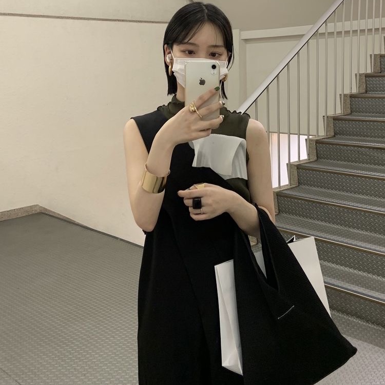 MM6 Maison Margiela Logo Japanese Bag Black 착용 스타일