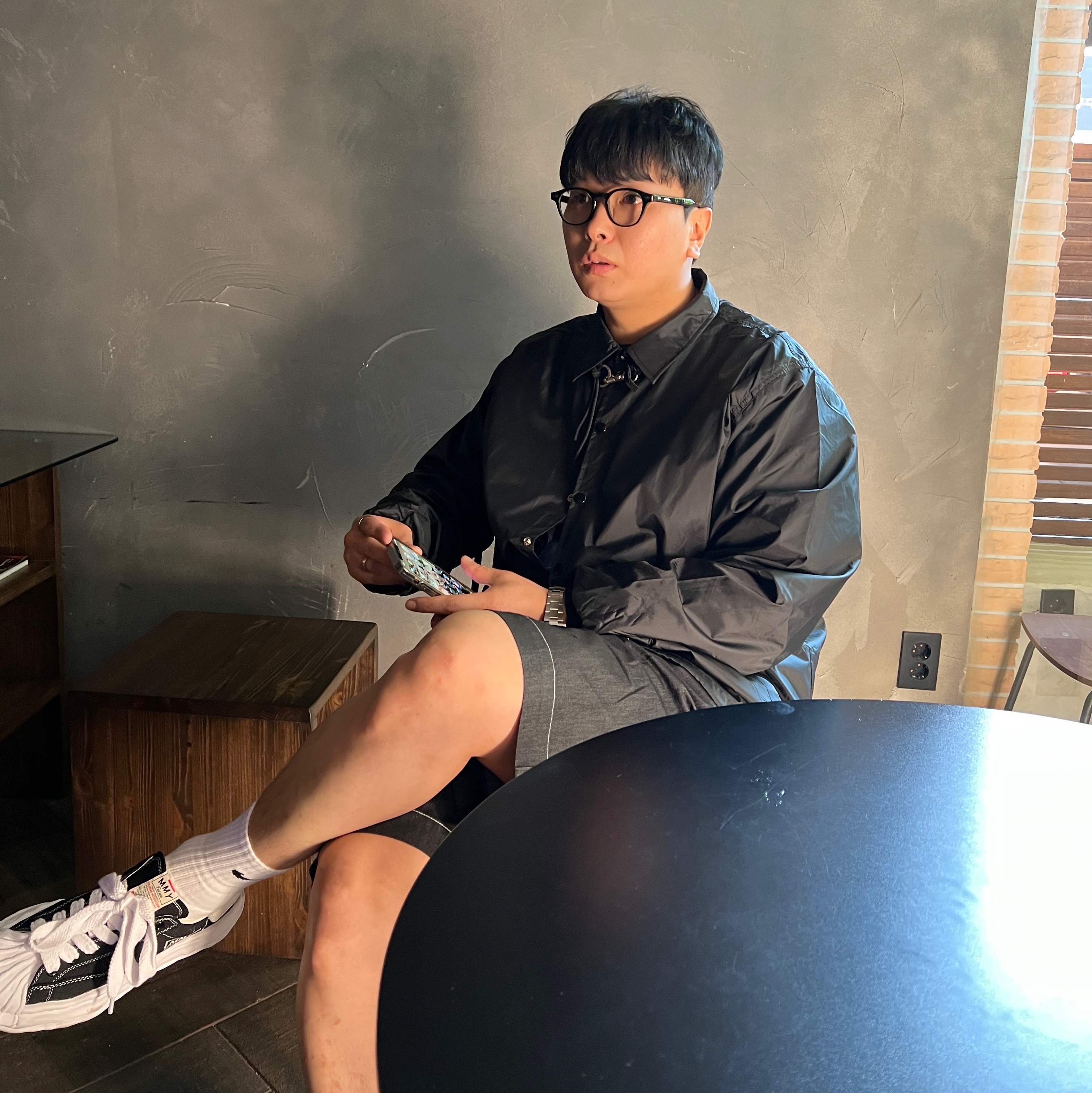 Maison Mihara Yasuhiro Blakey OG Sole Canvas Low-top Sneakers Black White, CDG Logo Coach Jacket Black 착용 스타일