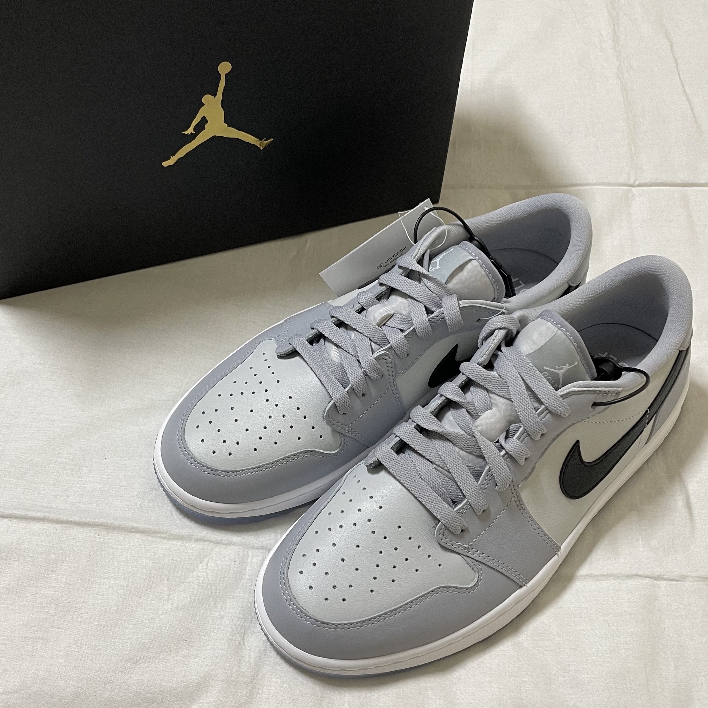 Jordan 1 Low Golf Wolf Grey 착용 스타일 - 1