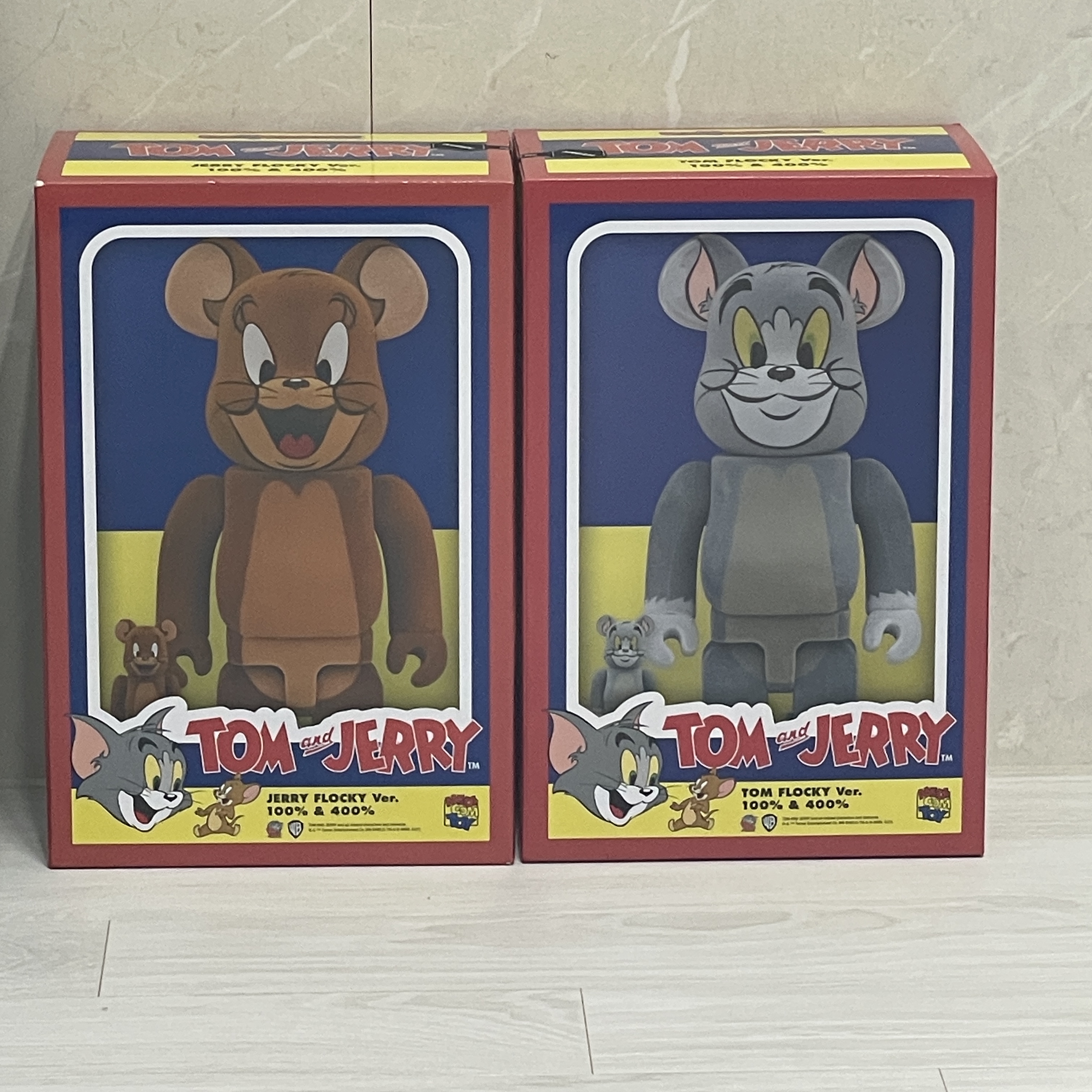 Bearbrick Tom & Jerry Tom Flocky Ver. 100% & 400% Set, Bearbrick Tom & Jerry Jerry Flocky Ver. 100% & 400% Set 착용 스타일