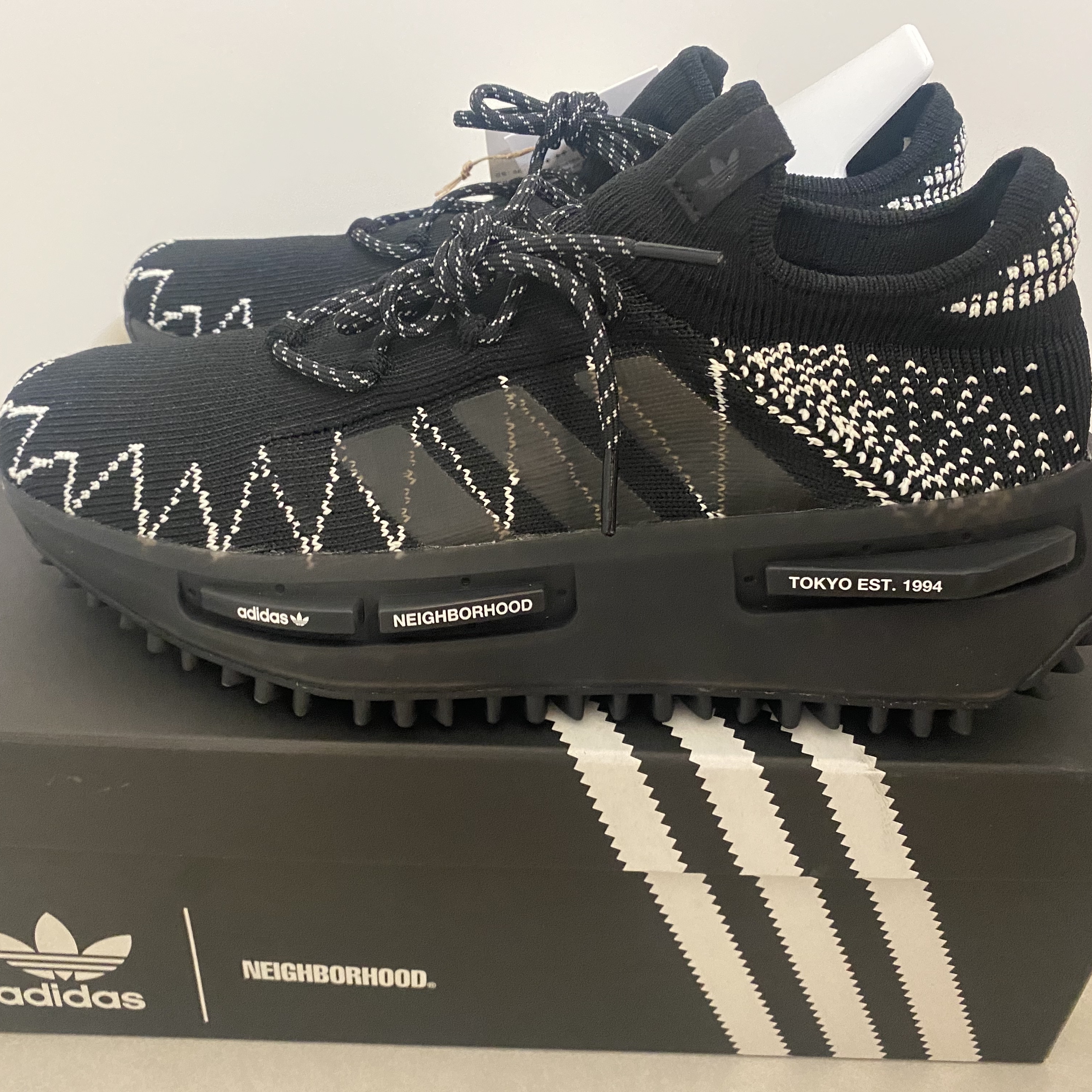 Adidas x Neighborhood NMD S1 Knit Core Black Cloud White 착용 스타일 - 1
