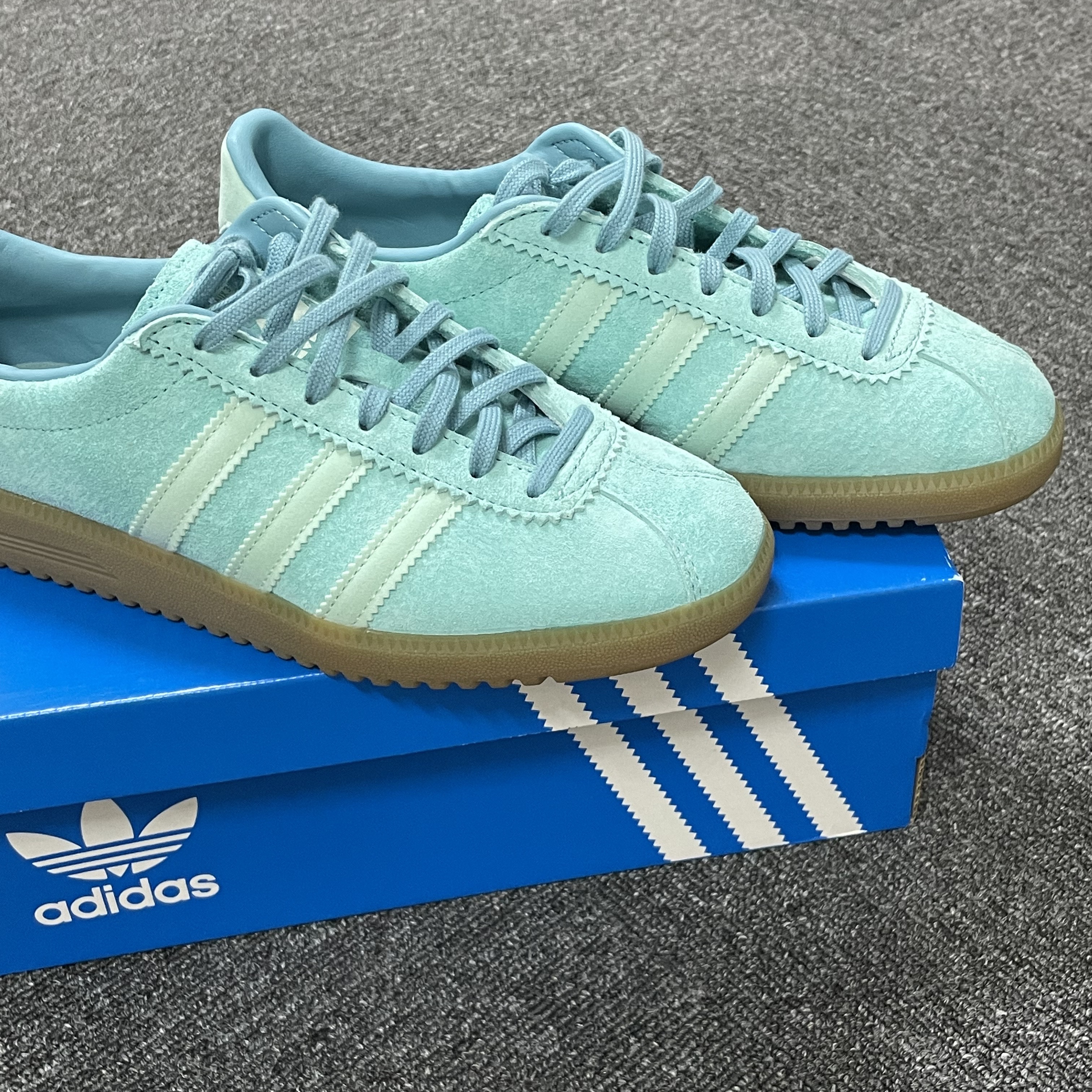 Adidas Bermuda Easy Mint 착용 스타일 - 2