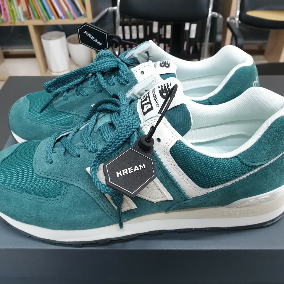 New Balance 574 Classics Reimagined Green 착용 스타일