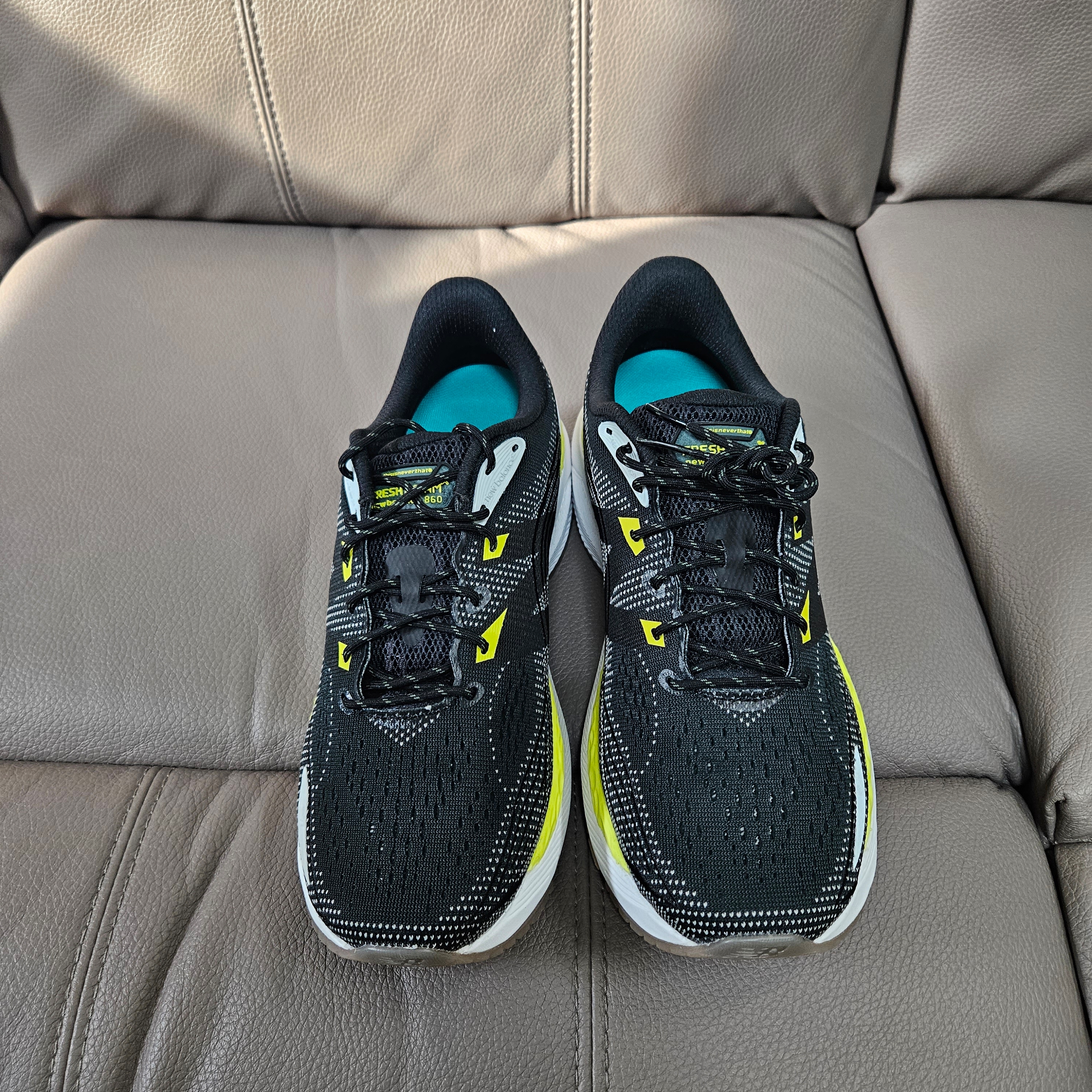 New Balance x Thisisneverthat Fresh Foam 860v2 Black - 2E Wide 착용 스타일 - 3