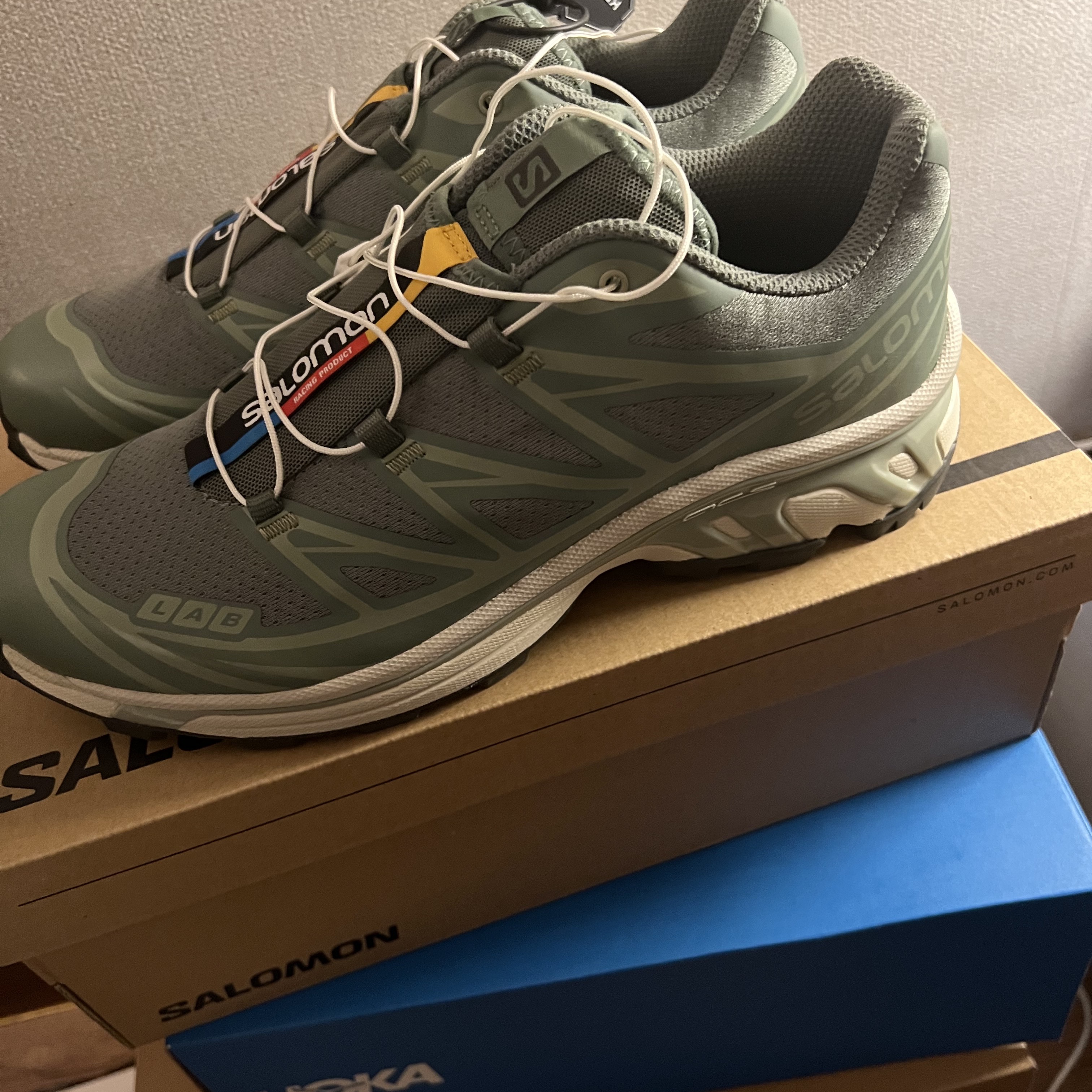 Salomon XT-6 Desert Sage 착용 스타일
