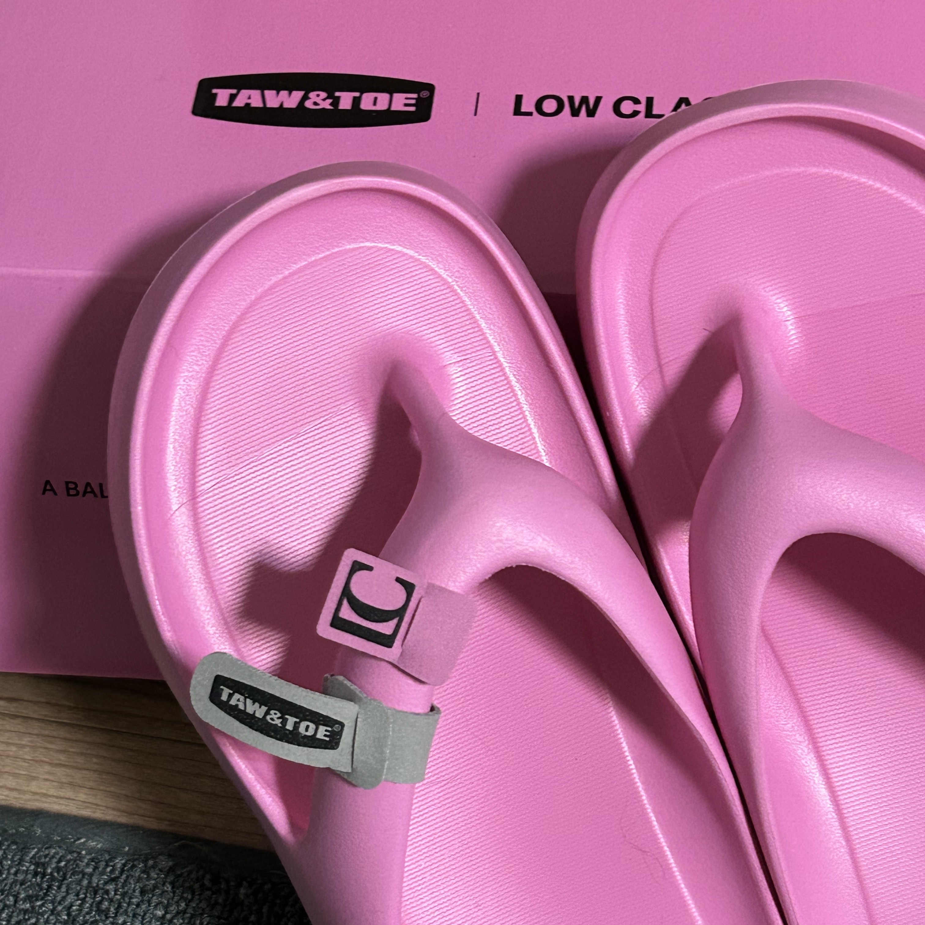 Taw&Toe x Low Classic Platform Flip Flop Pink 착용 스타일 - 4