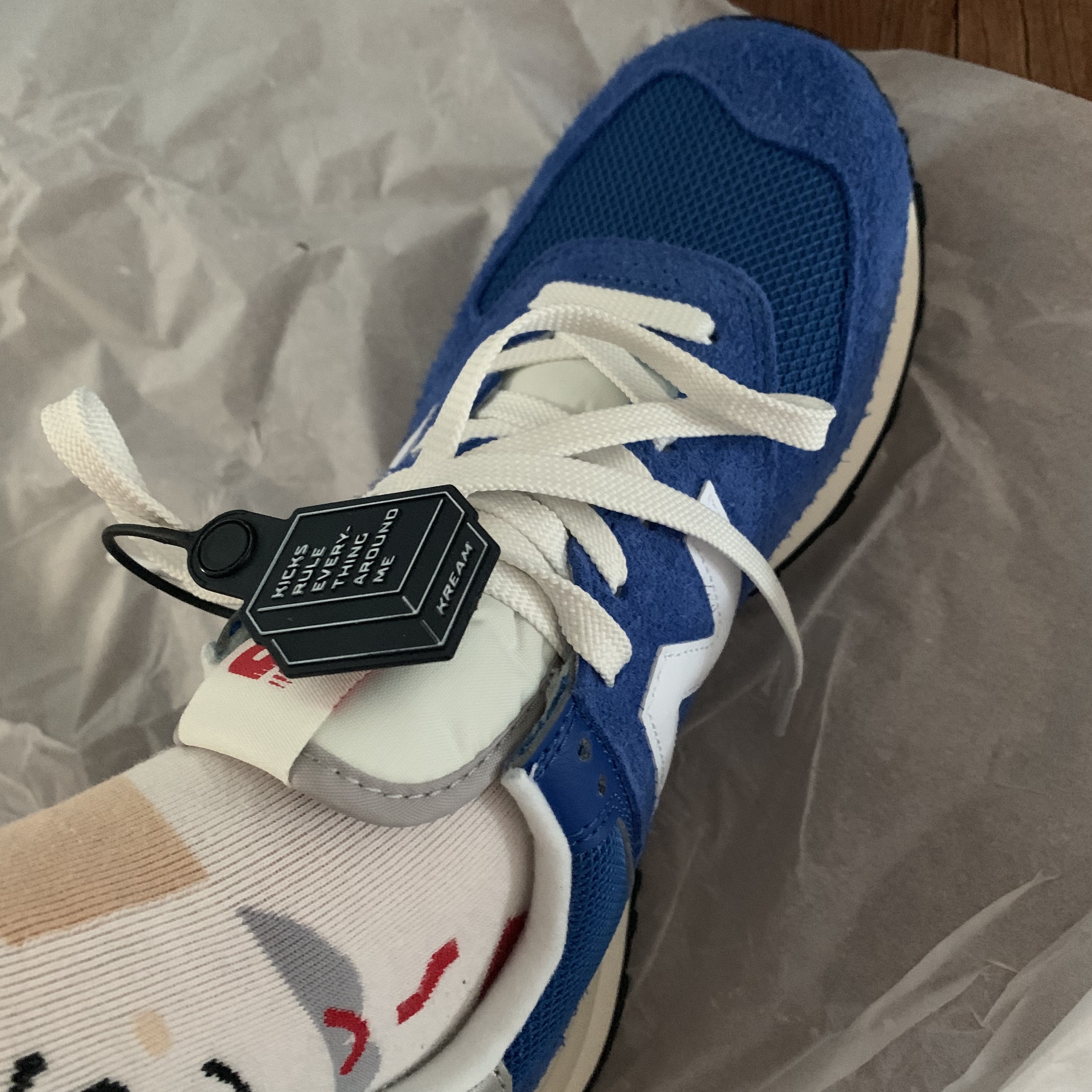New Balance 574 Heritage Blue White 착용 스타일