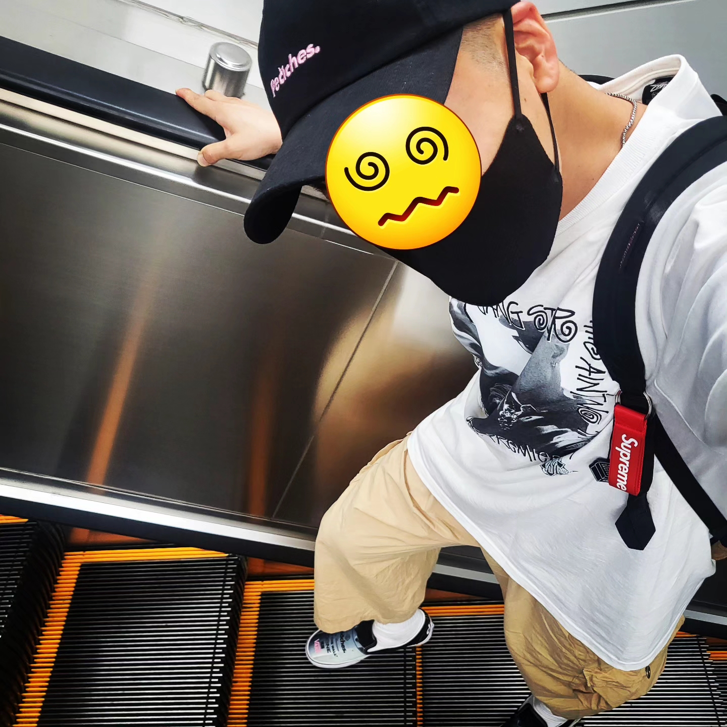 Stussy x Gang Starr Take It Personal T-Shirt White, Vans x Peaches. Classic Slip-On Black True White 착용 스타일 - 2