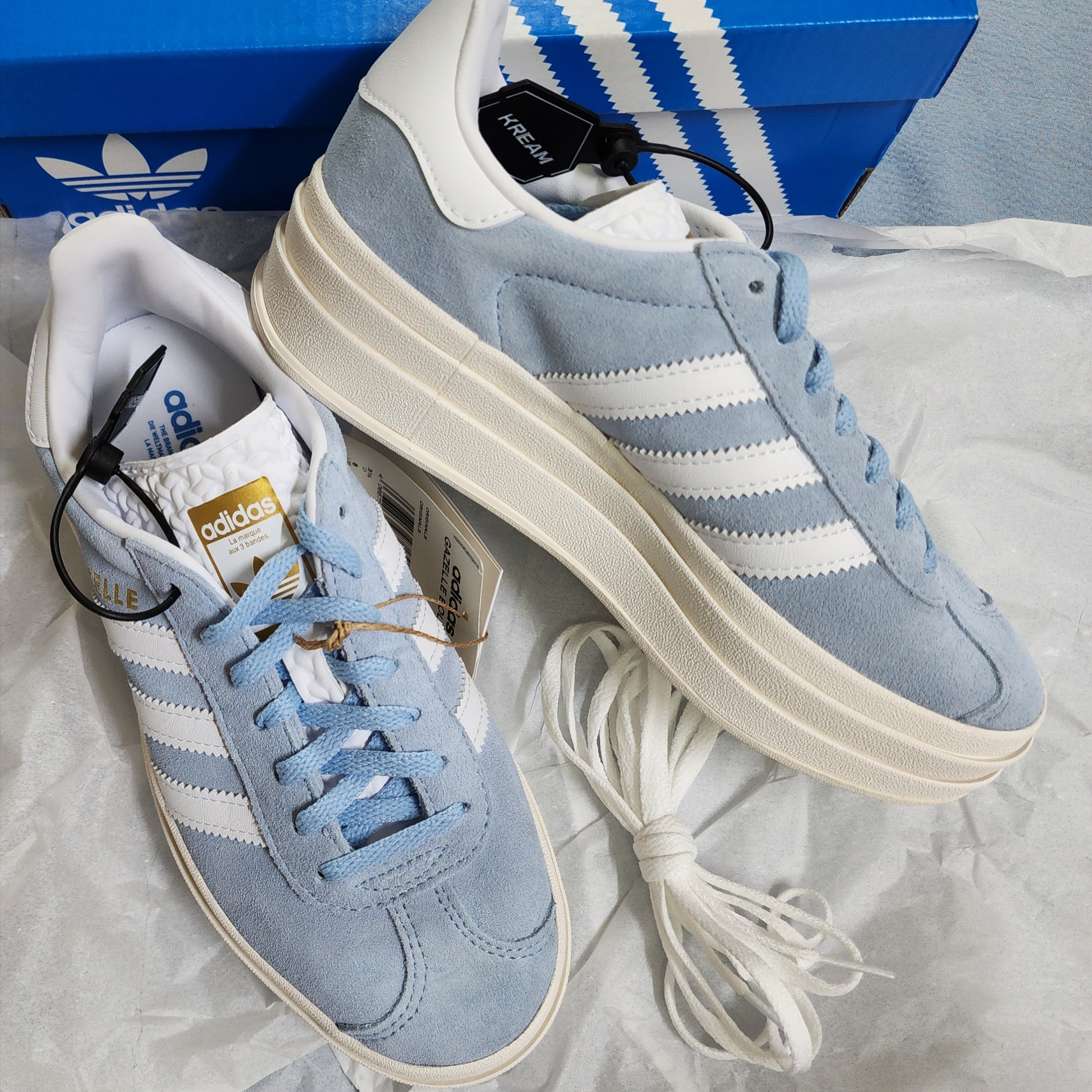 (W) Adidas Gazelle Bold Clear Sky White 착용 스타일