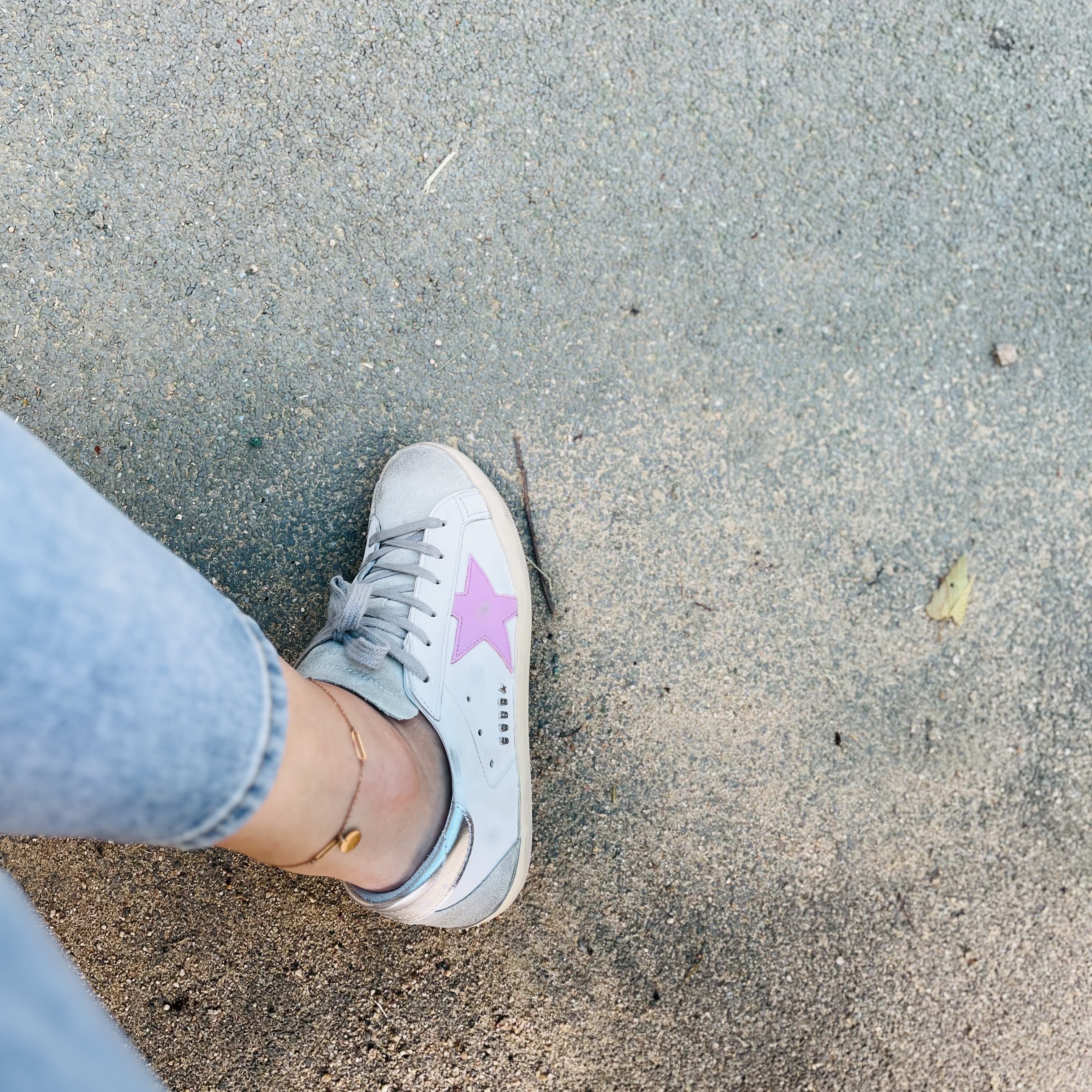 (W) Golden Goose Superstar White Pink Silver Heel Tab Sneakers 착용 스타일 - 1