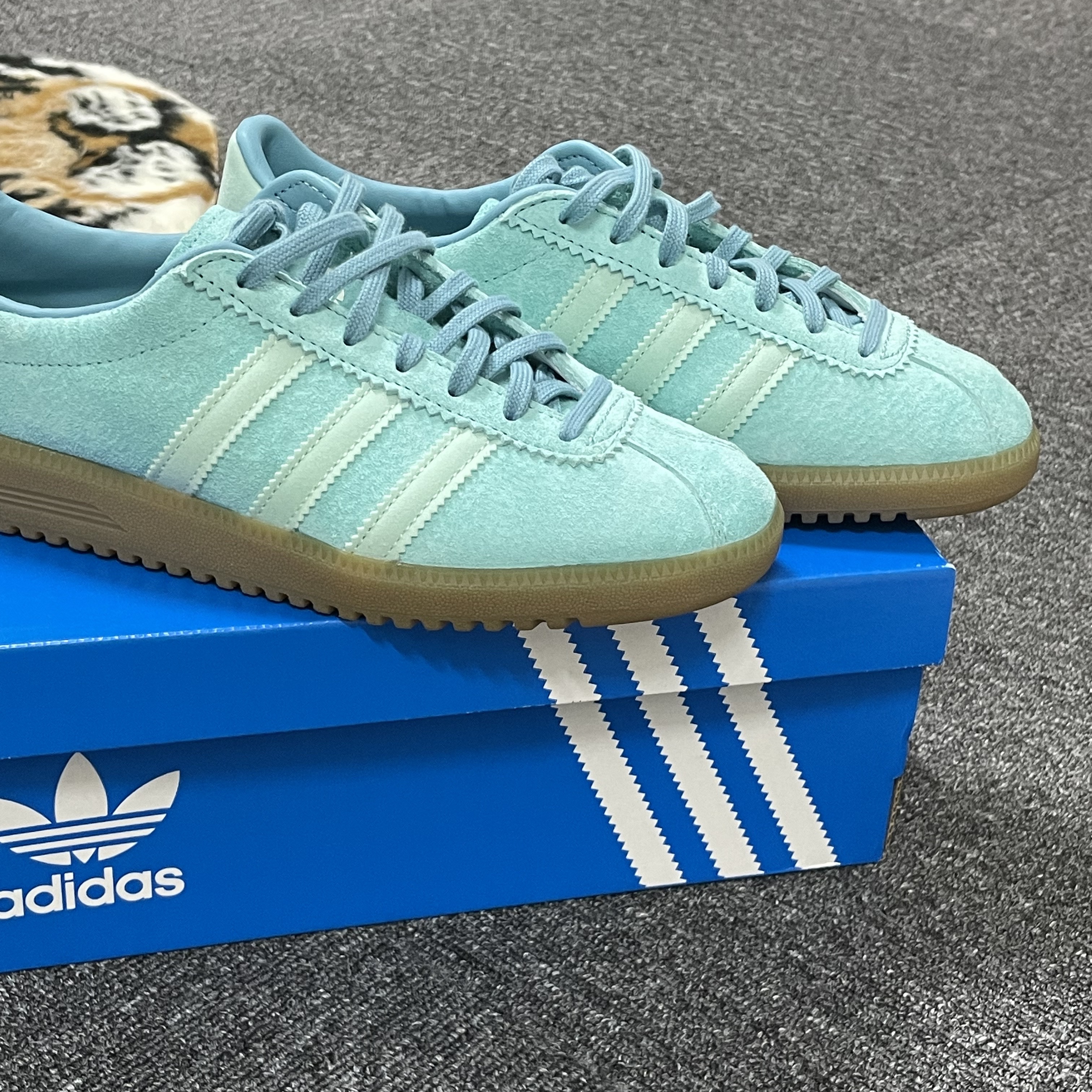 Adidas Bermuda Easy Mint 착용 스타일 - 1
