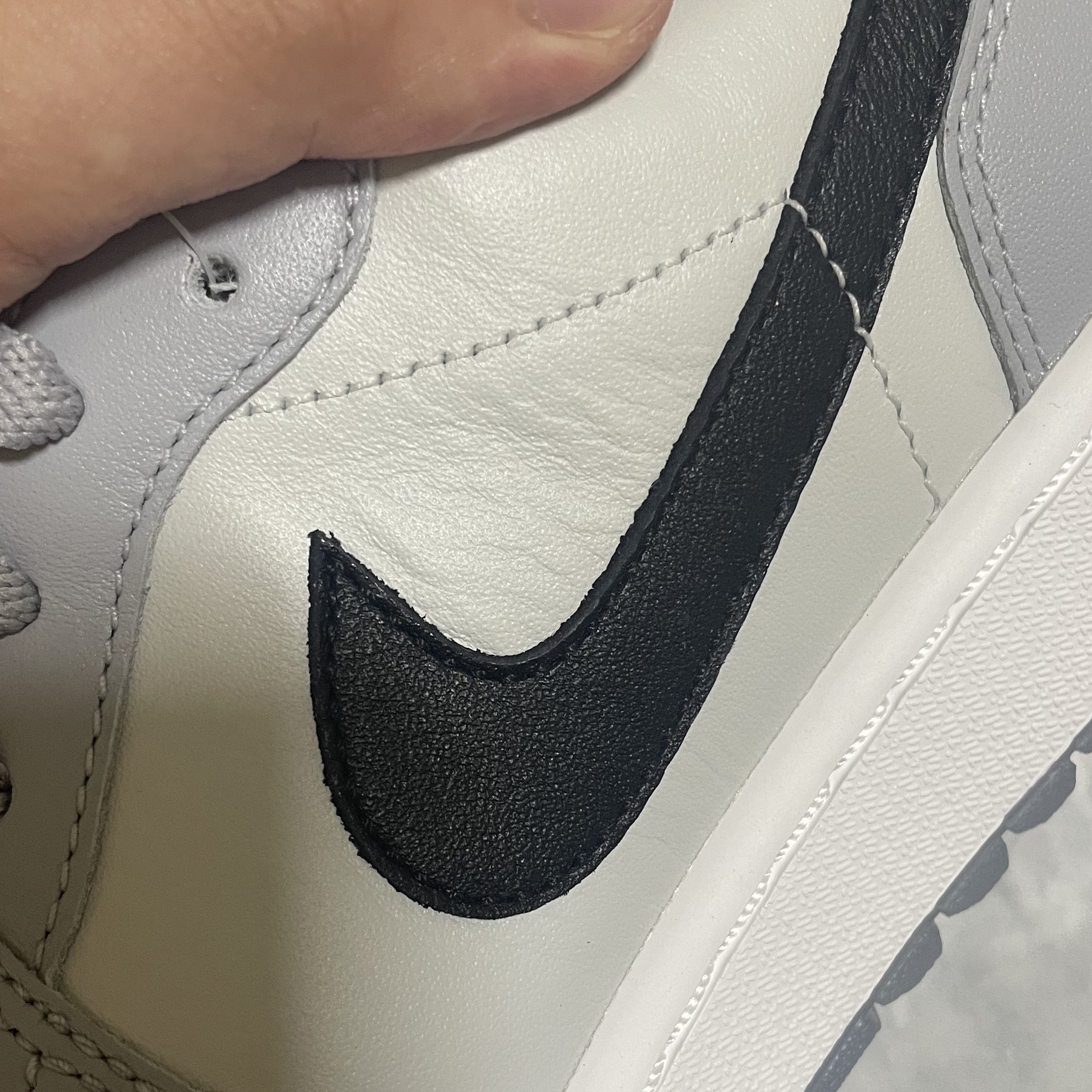 Jordan 1 Low Golf Wolf Grey 착용 스타일 - 2
