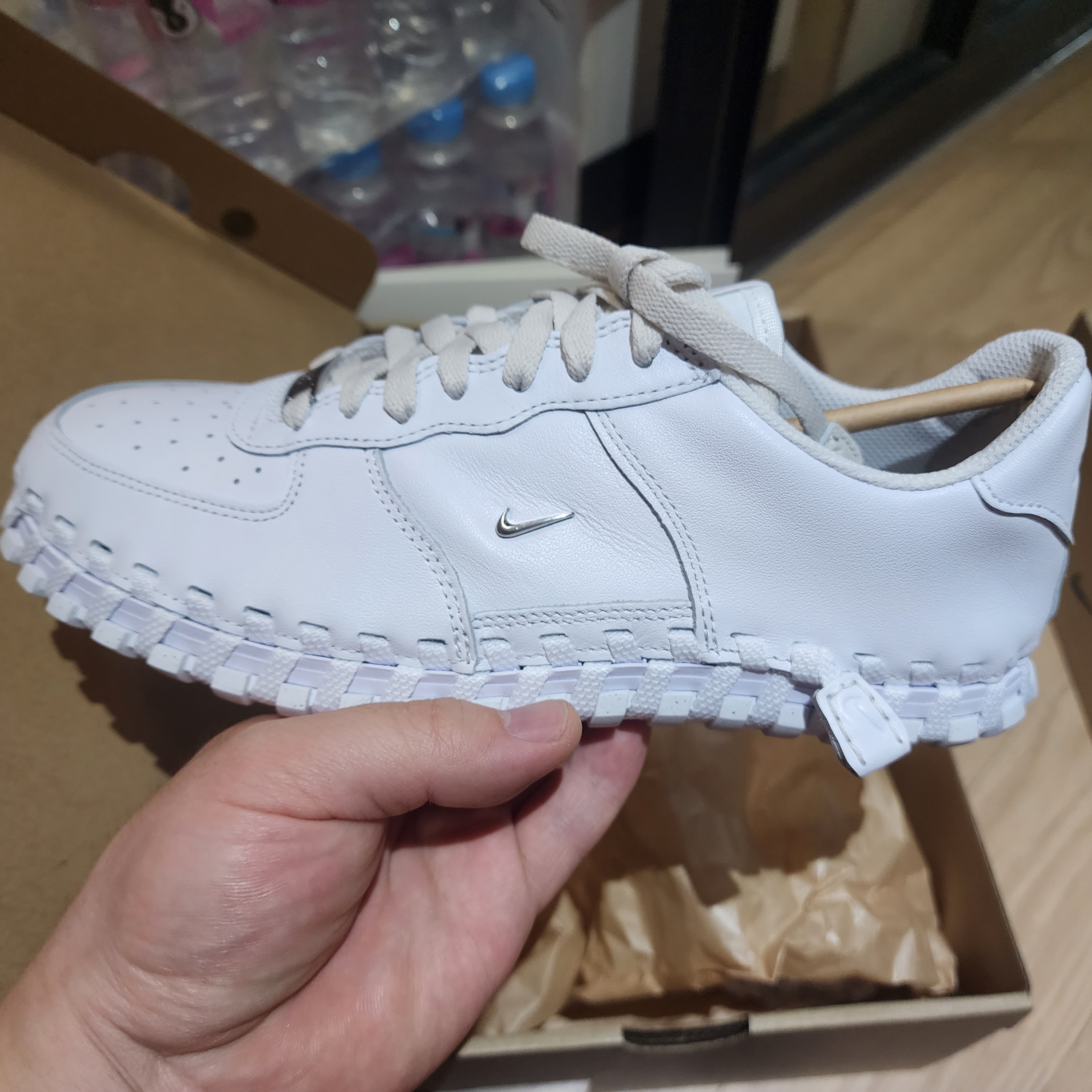 Nike x Jacquemus J Force 1 Low LX SP White 착용 스타일 - 3